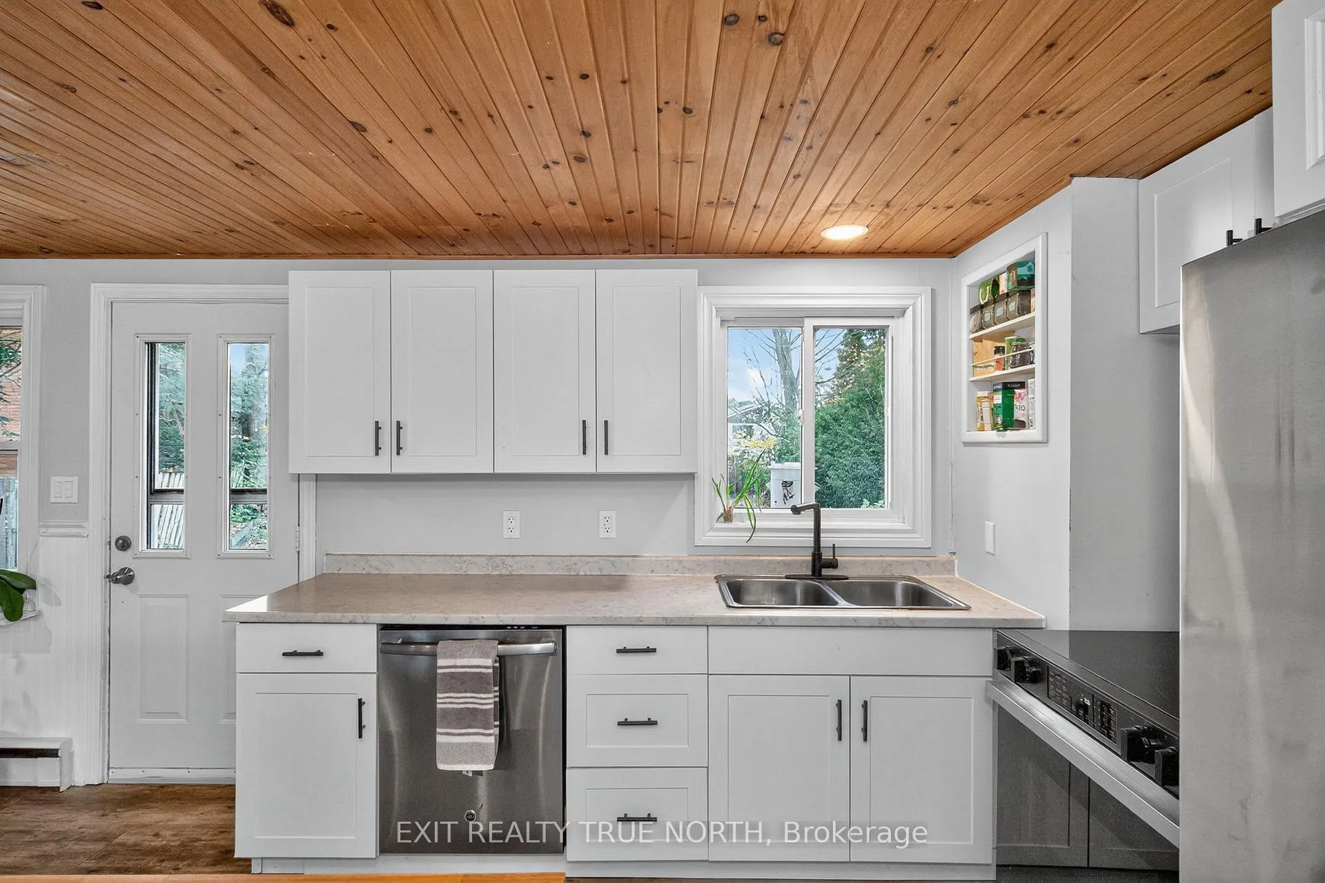 Photo 11 of 152 Holditch Street, Bracebridge, Monck (Bracebridge) — HOMEH