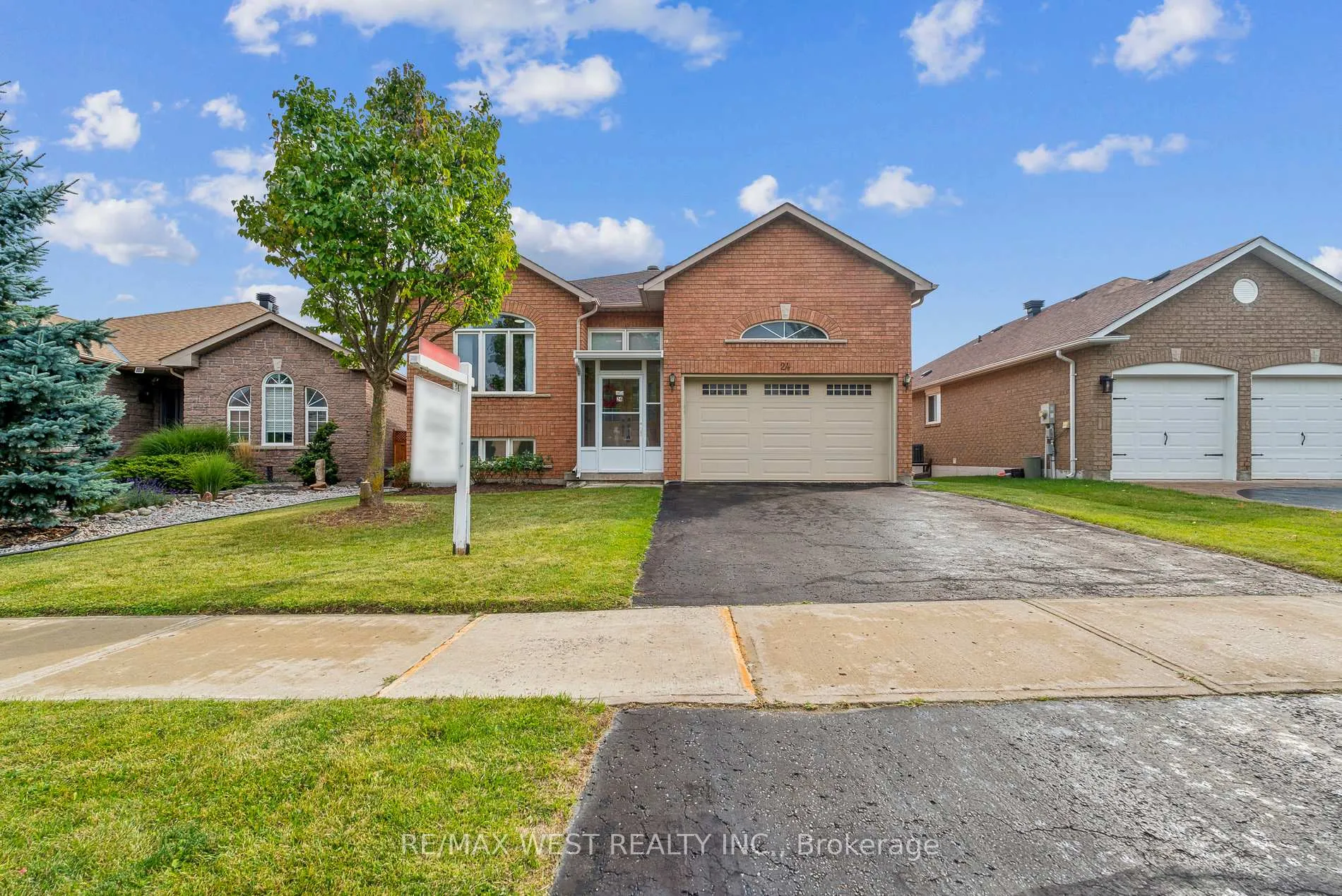 Photo 1 of 24 Todd Drive, Barrie, Innis-Shore — HOMEH