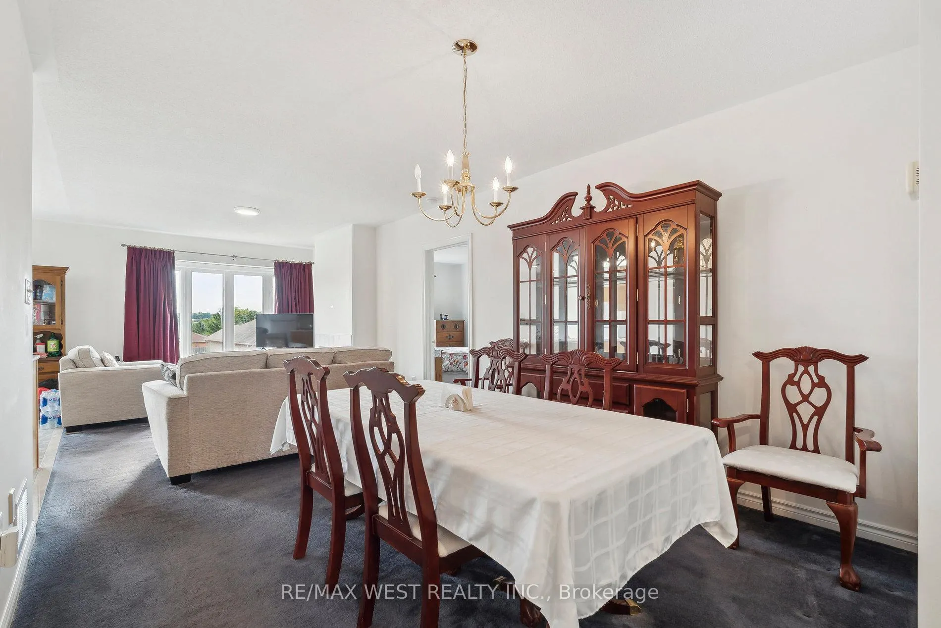 Photo 3 of 24 Todd Drive, Barrie, Innis-Shore — HOMEH