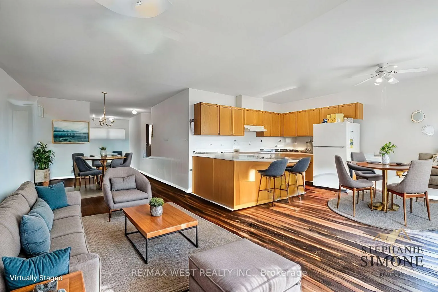 Photo 5 of 24 Todd Drive, Barrie, Innis-Shore — HOMEH