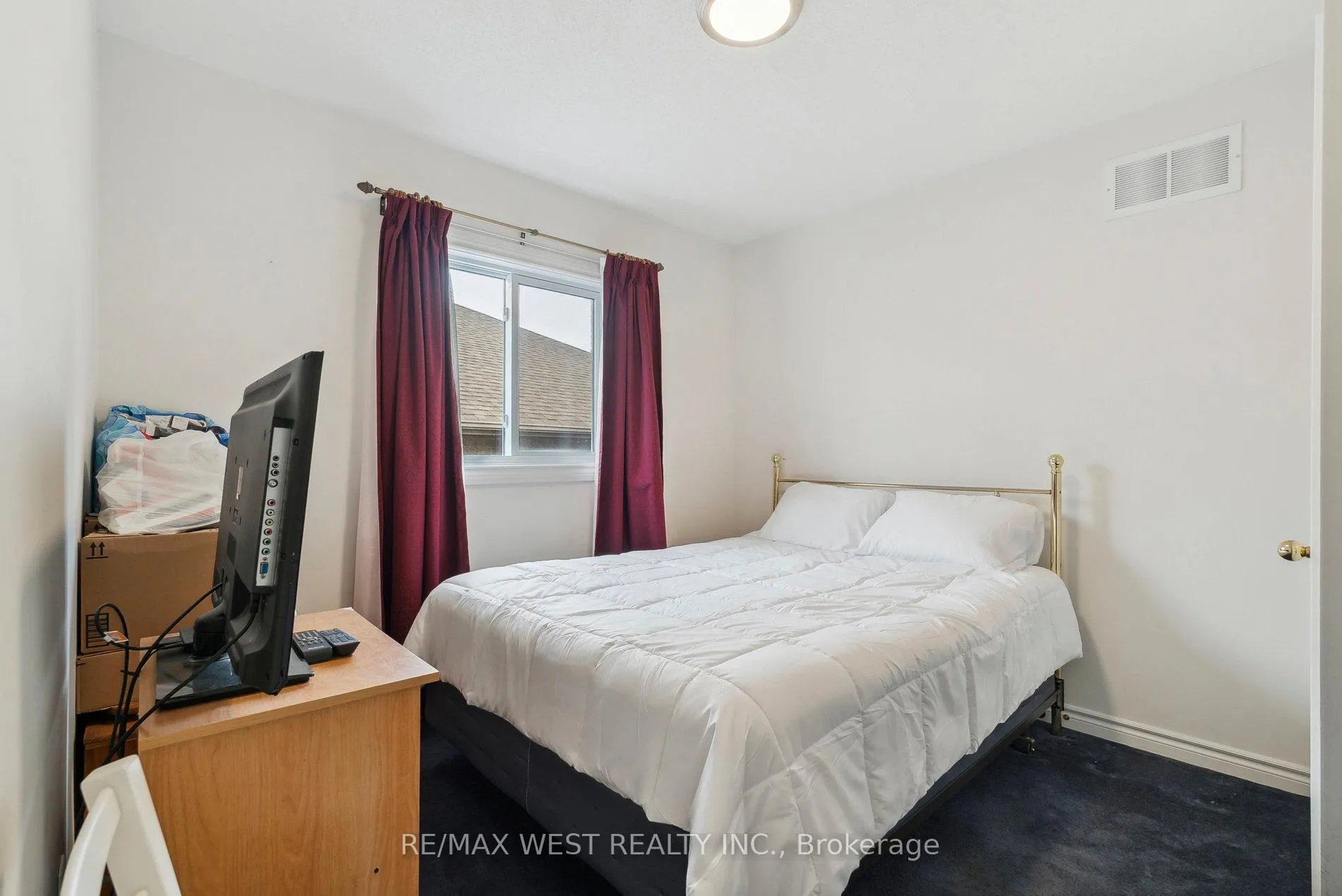 Photo 9 of 24 Todd Drive, Barrie, Innis-Shore — HOMEH