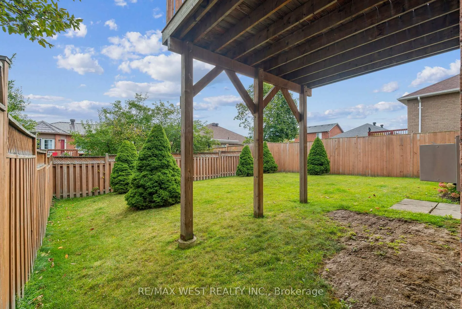Photo 20 of 24 Todd Drive, Barrie, Innis-Shore — HOMEH
