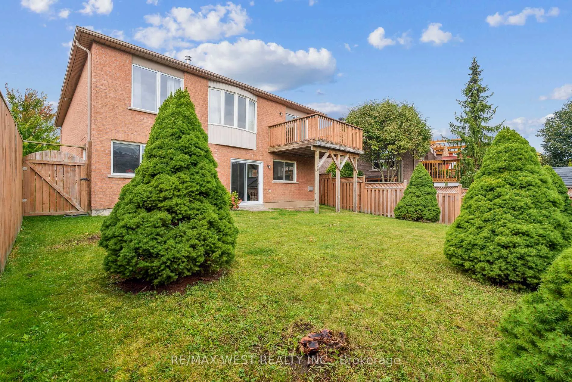 Photo 23 of 24 Todd Drive, Barrie, Innis-Shore — HOMEH