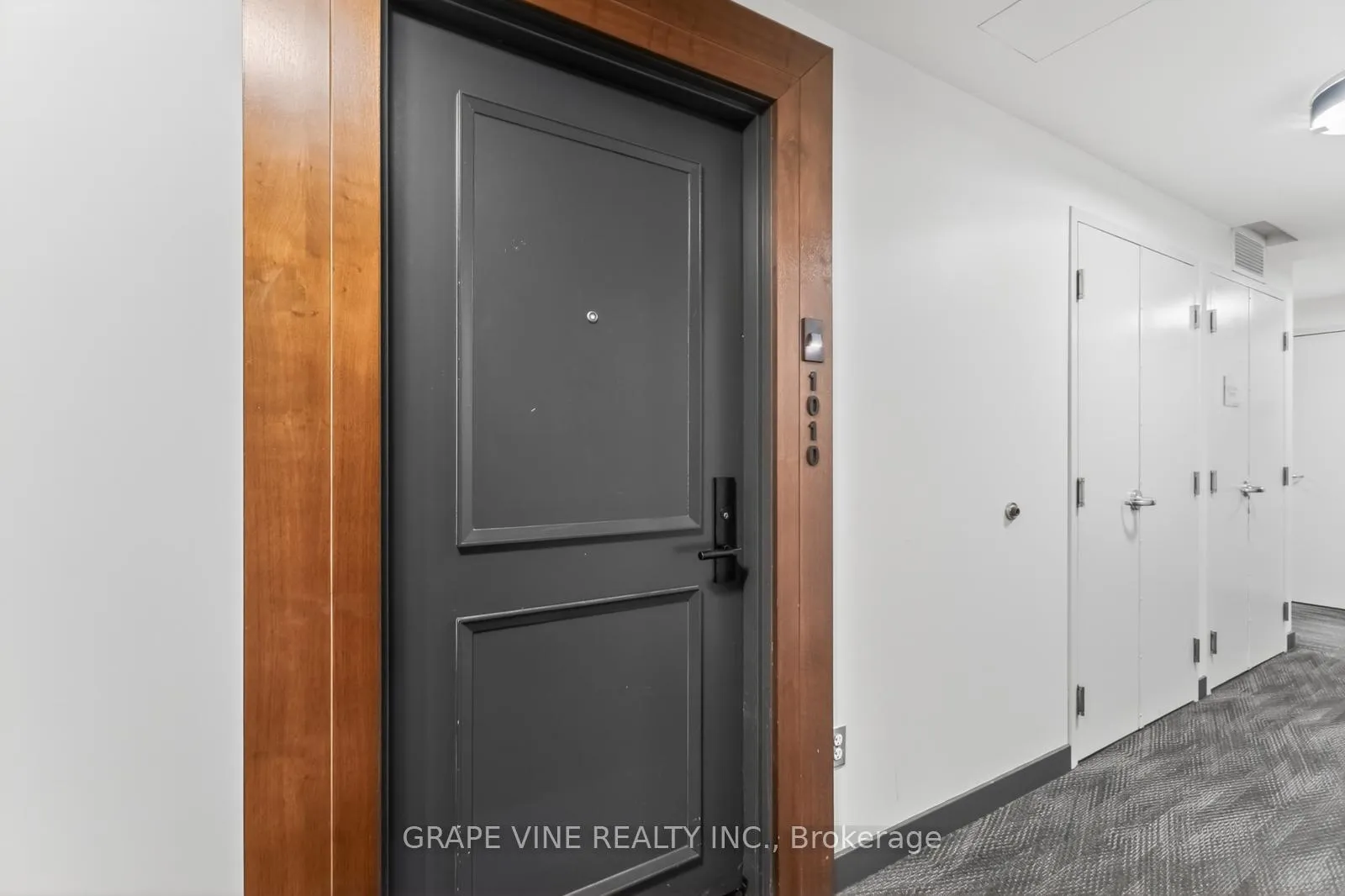 Photo 5 of Unit 1010, 255 Bay Street, Ottawa, Ottawa Centre — HOMEH