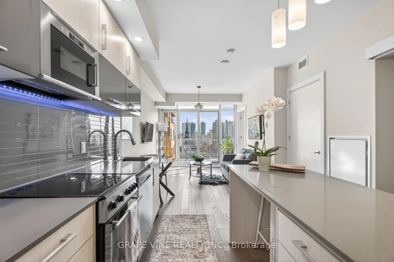 Photo 8 of Unit 1010, 255 Bay Street, Ottawa, Ottawa Centre — HOMEH