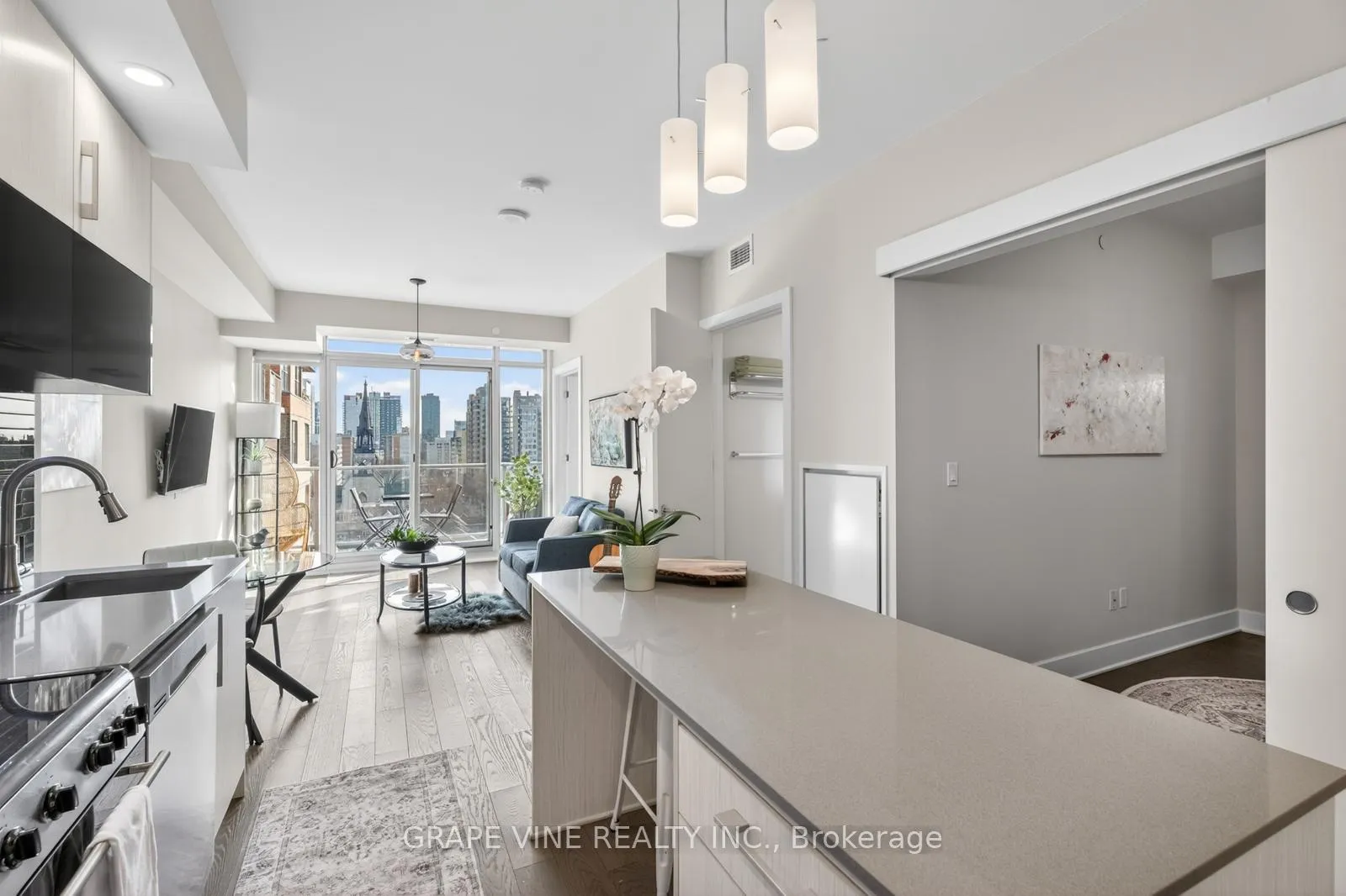 Photo 11 of Unit 1010, 255 Bay Street, Ottawa, Ottawa Centre — HOMEH