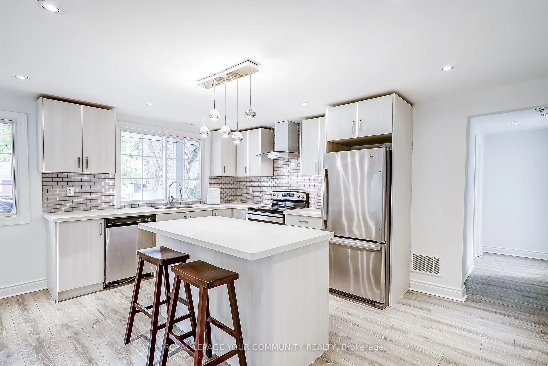 Photo 9 of 15 Corners Avenue, Georgina, Pefferlaw — HOMEH