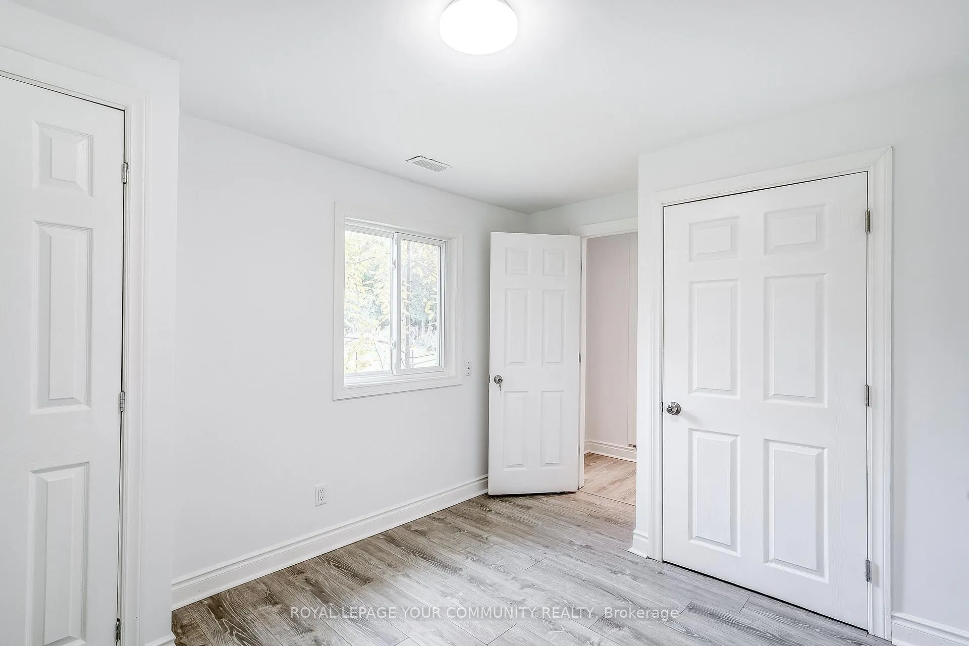 Photo 16 of 15 Corners Avenue, Georgina, Pefferlaw — HOMEH