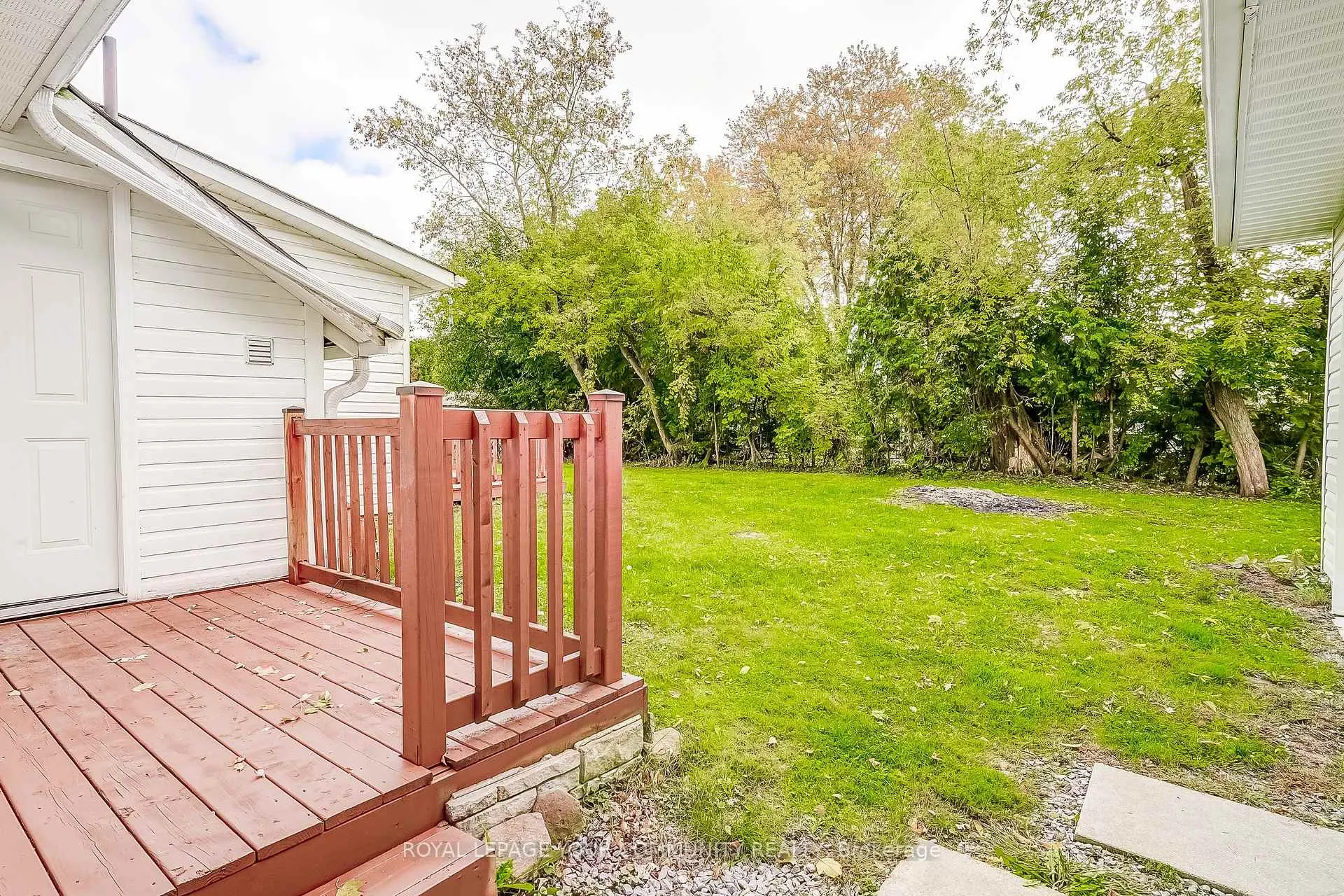 Photo 20 of 15 Corners Avenue, Georgina, Pefferlaw — HOMEH