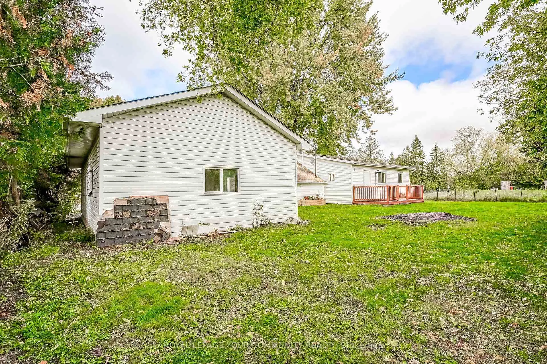 Photo 23 of 15 Corners Avenue, Georgina, Pefferlaw — HOMEH
