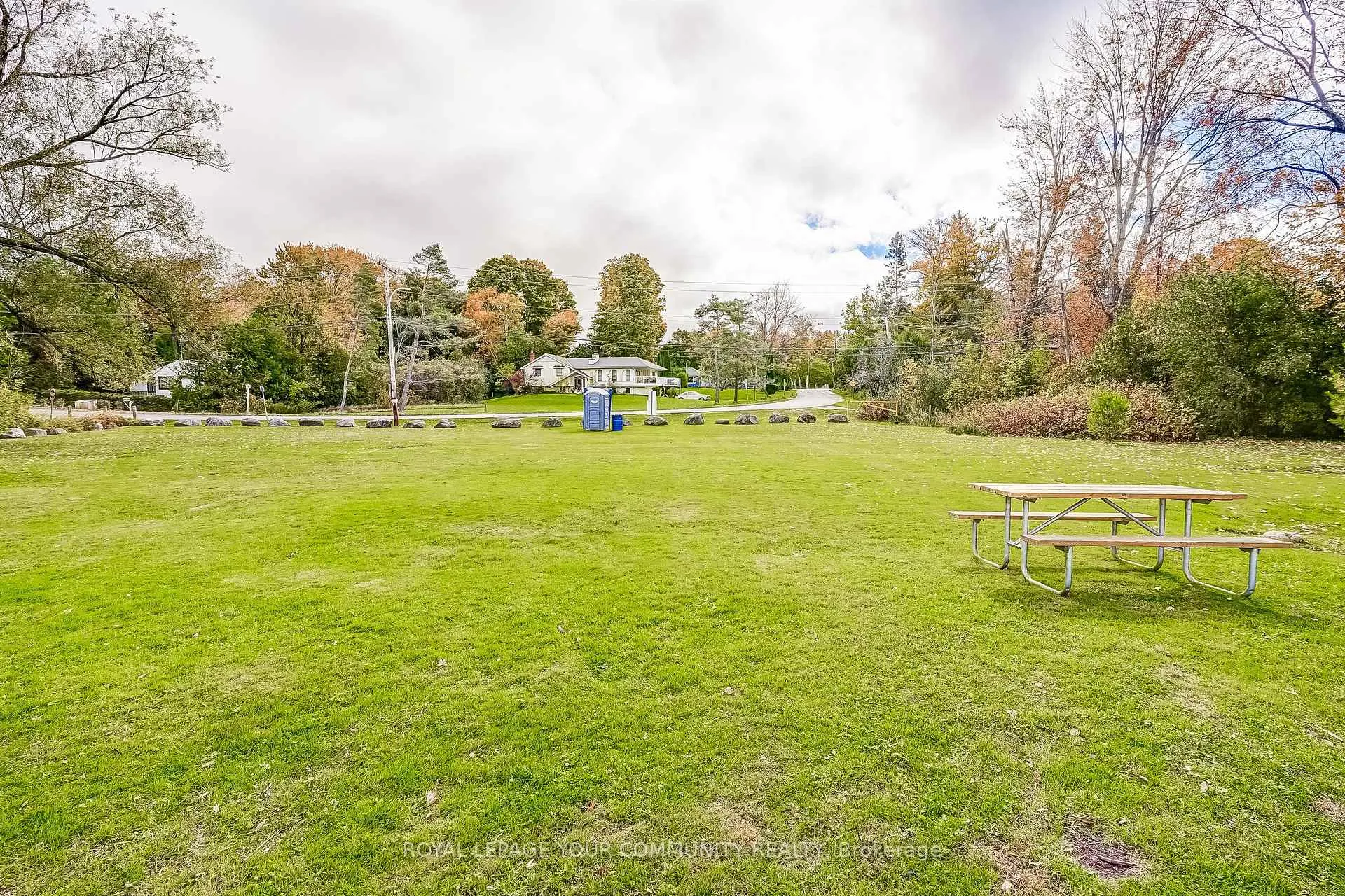 Photo 38 of 15 Corners Avenue, Georgina, Pefferlaw — HOMEH