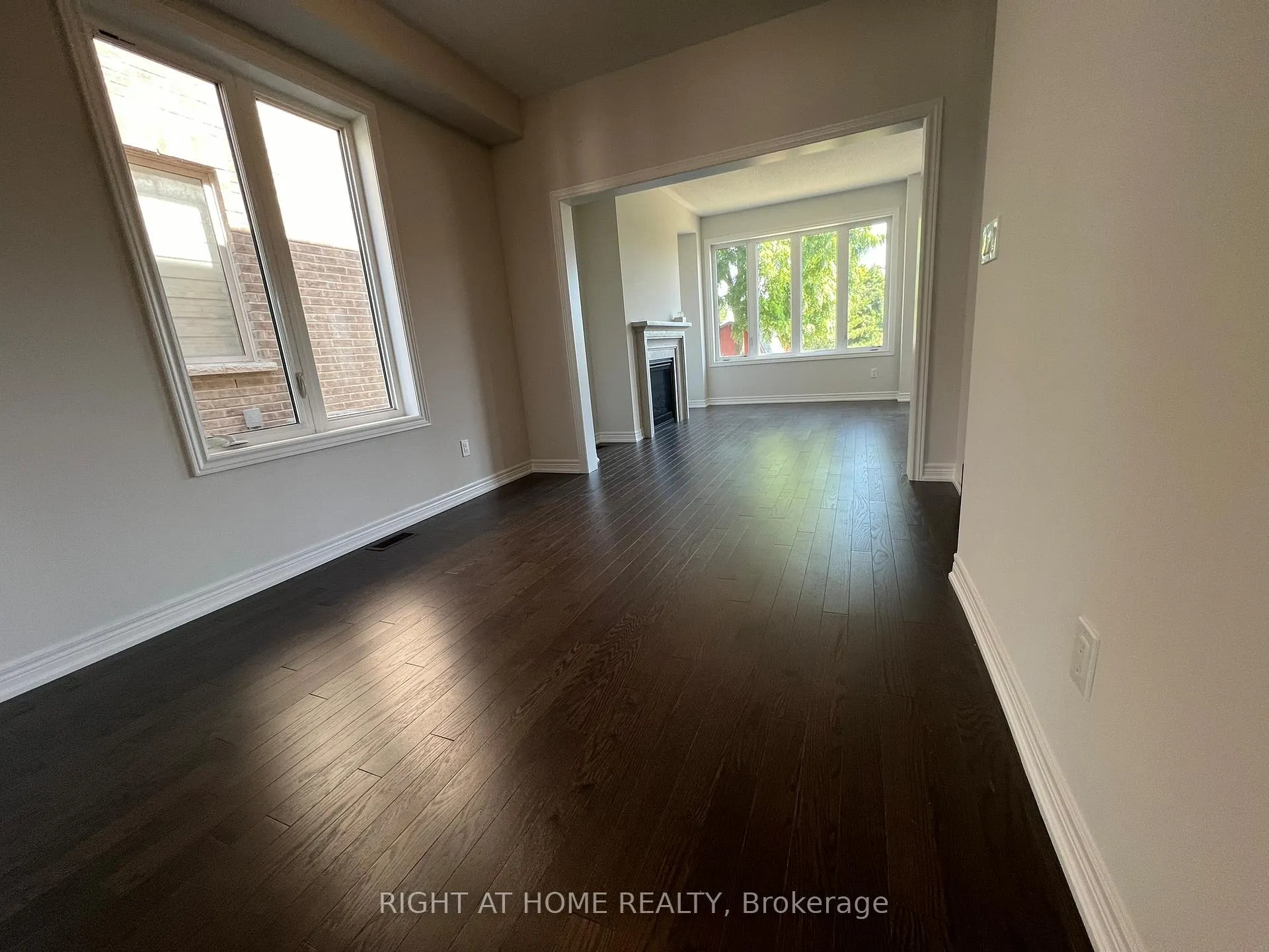 Photo 5 of 34 Sam Battaglia Crescent, Georgina, Sutton & Jackson's Point — HOMEH