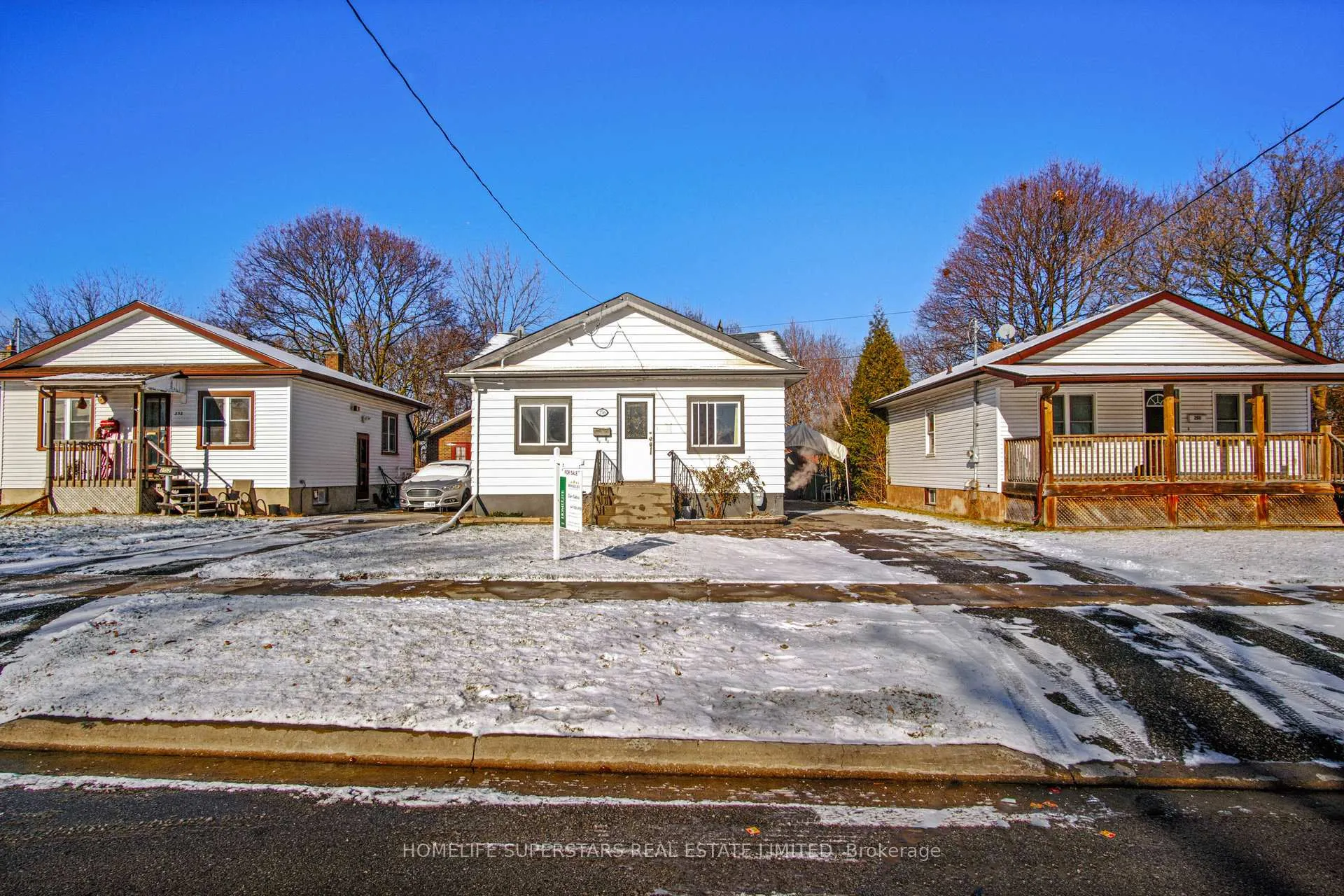 Front of 256 Annis Street