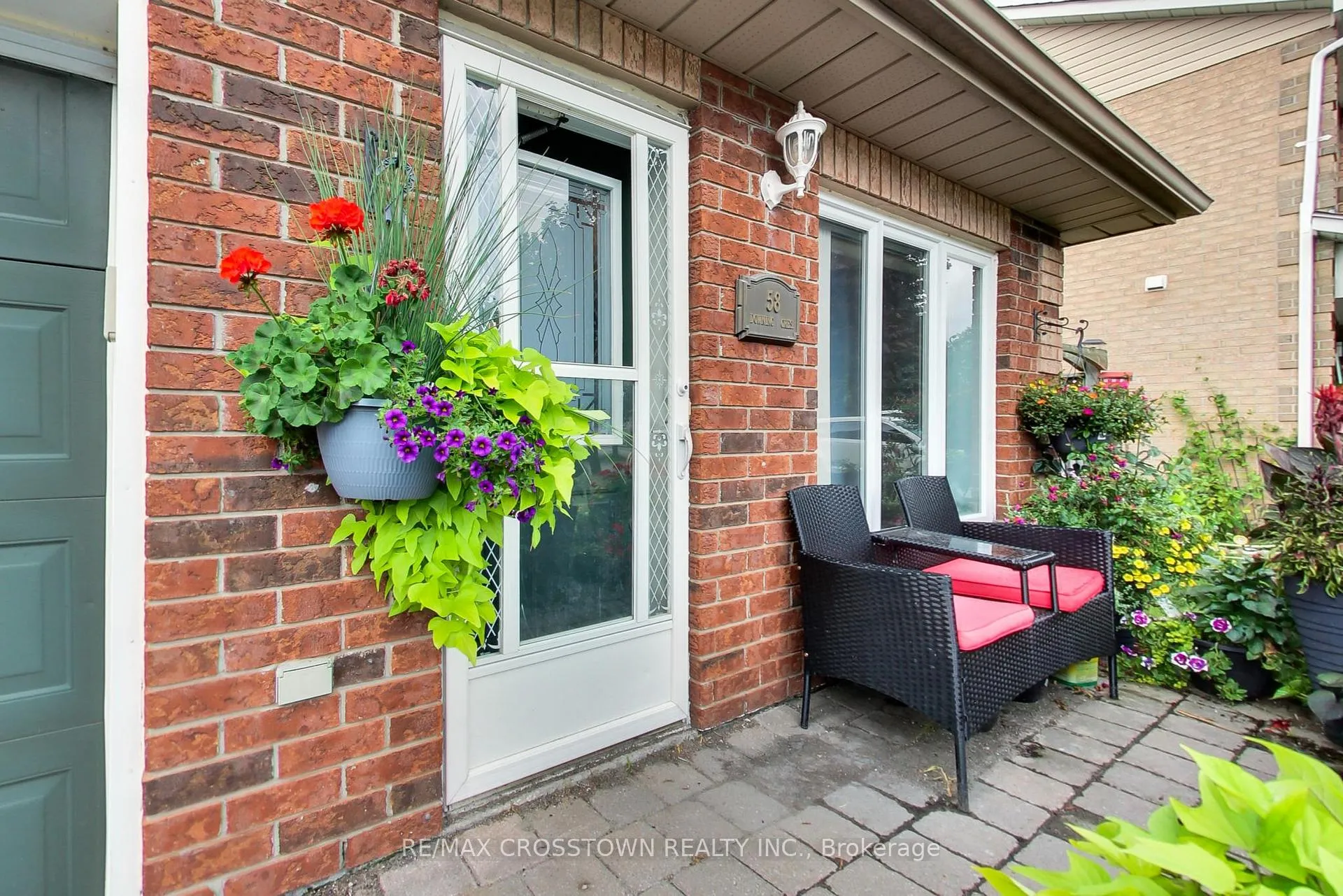 Photo 3 of 58 Downing Crescent, Barrie, Holly — HOMEH