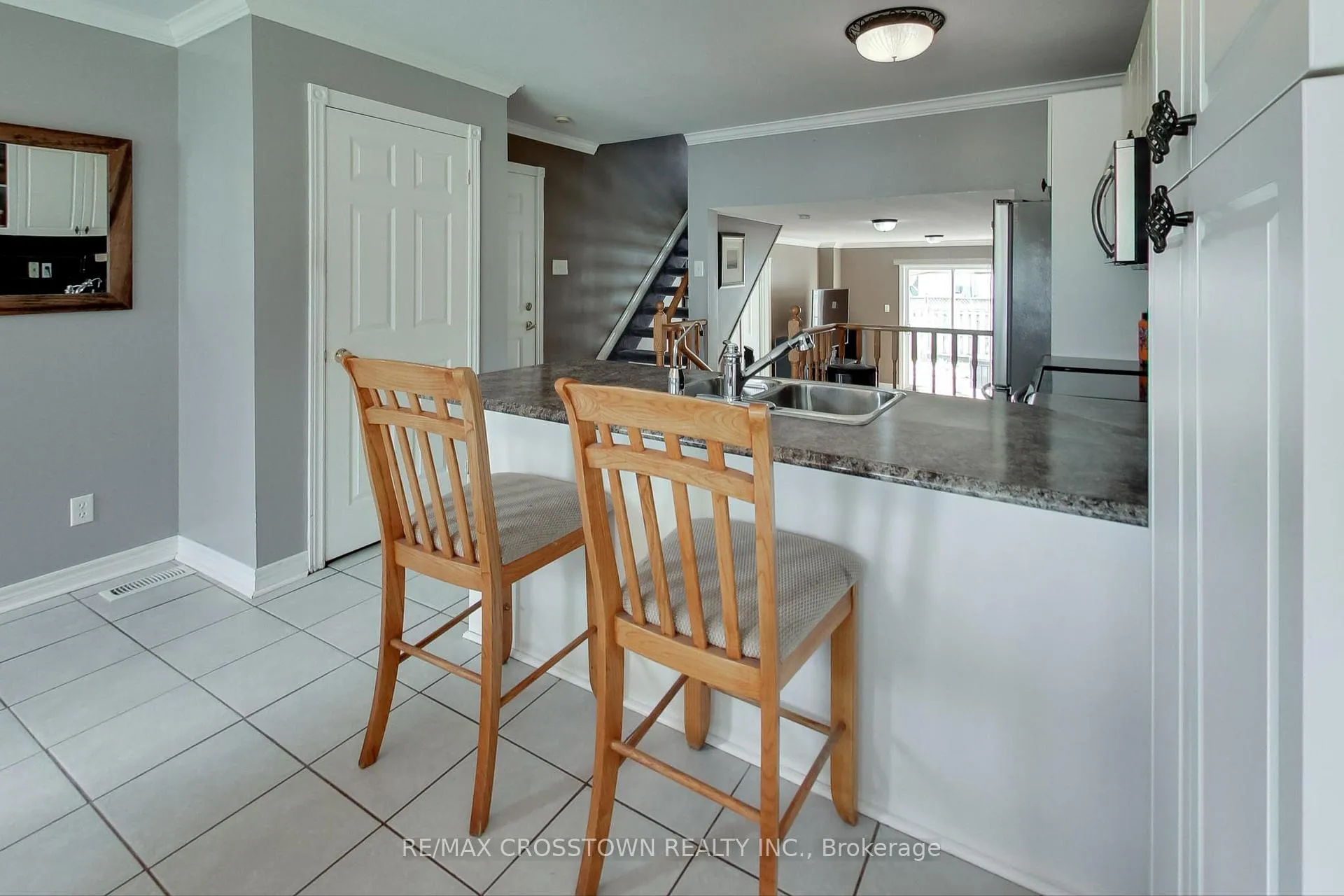 Photo 7 of 58 Downing Crescent, Barrie, Holly — HOMEH