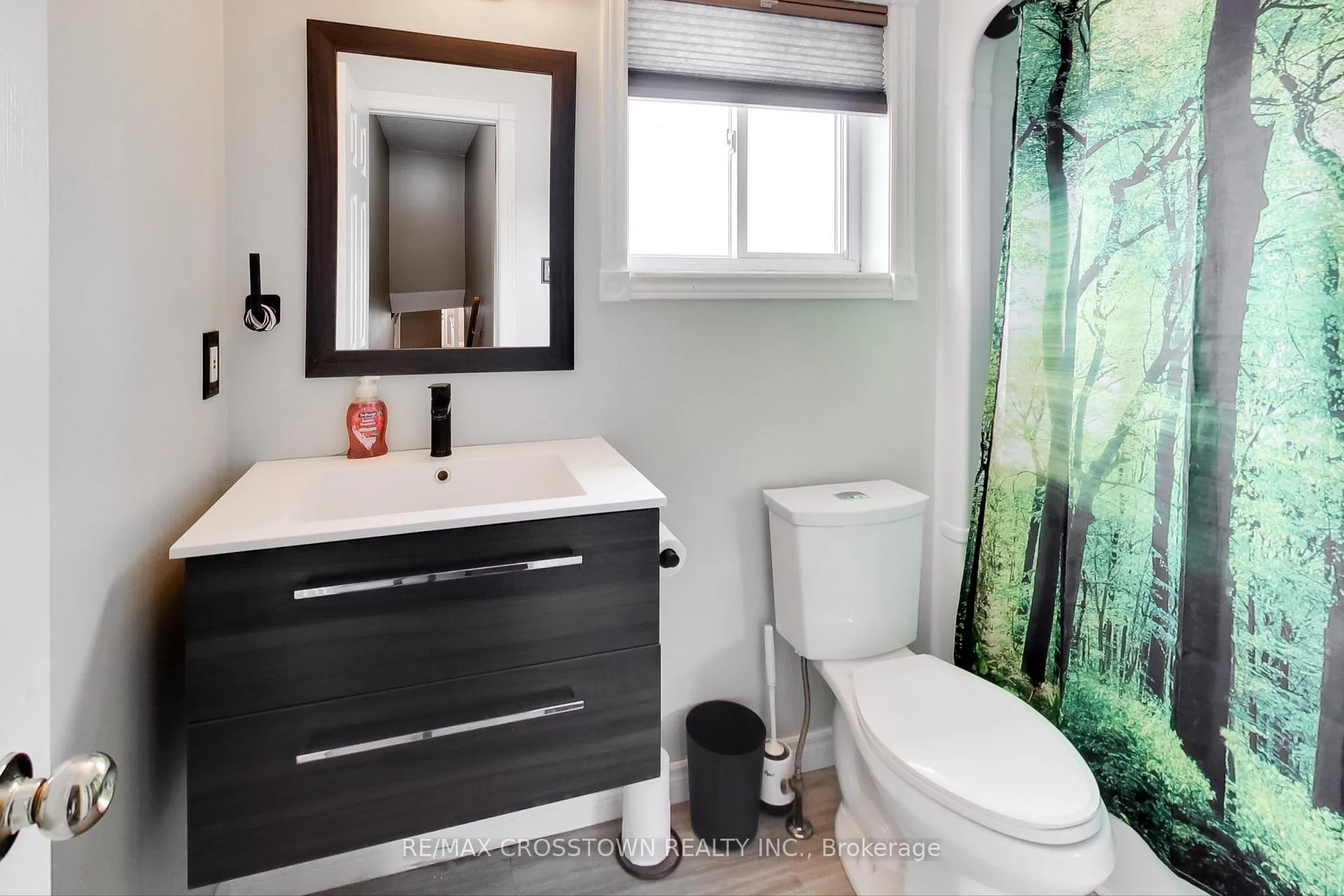 Photo 21 of 58 Downing Crescent, Barrie, Holly — HOMEH
