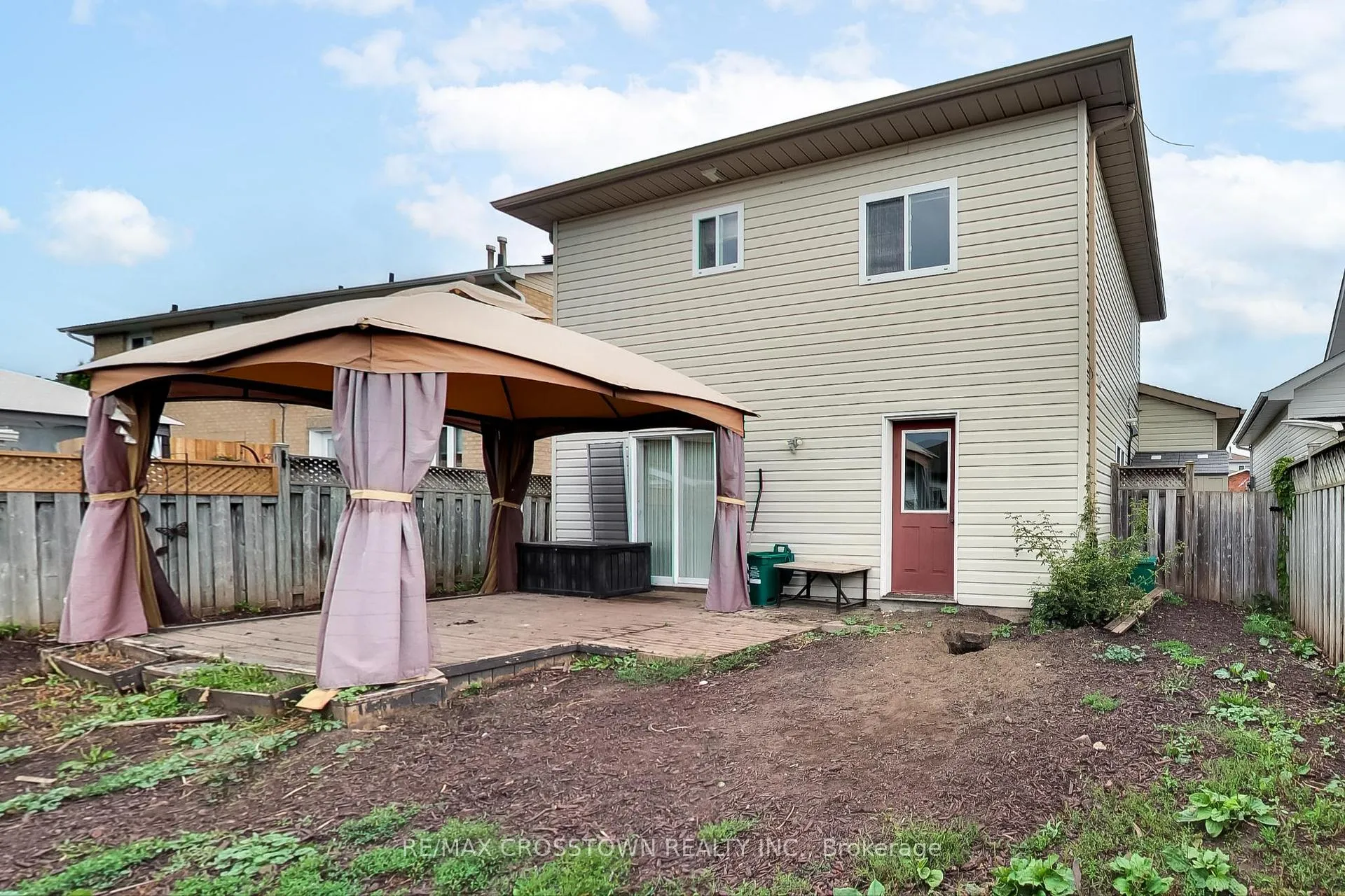 Photo 29 of 58 Downing Crescent, Barrie, Holly — HOMEH