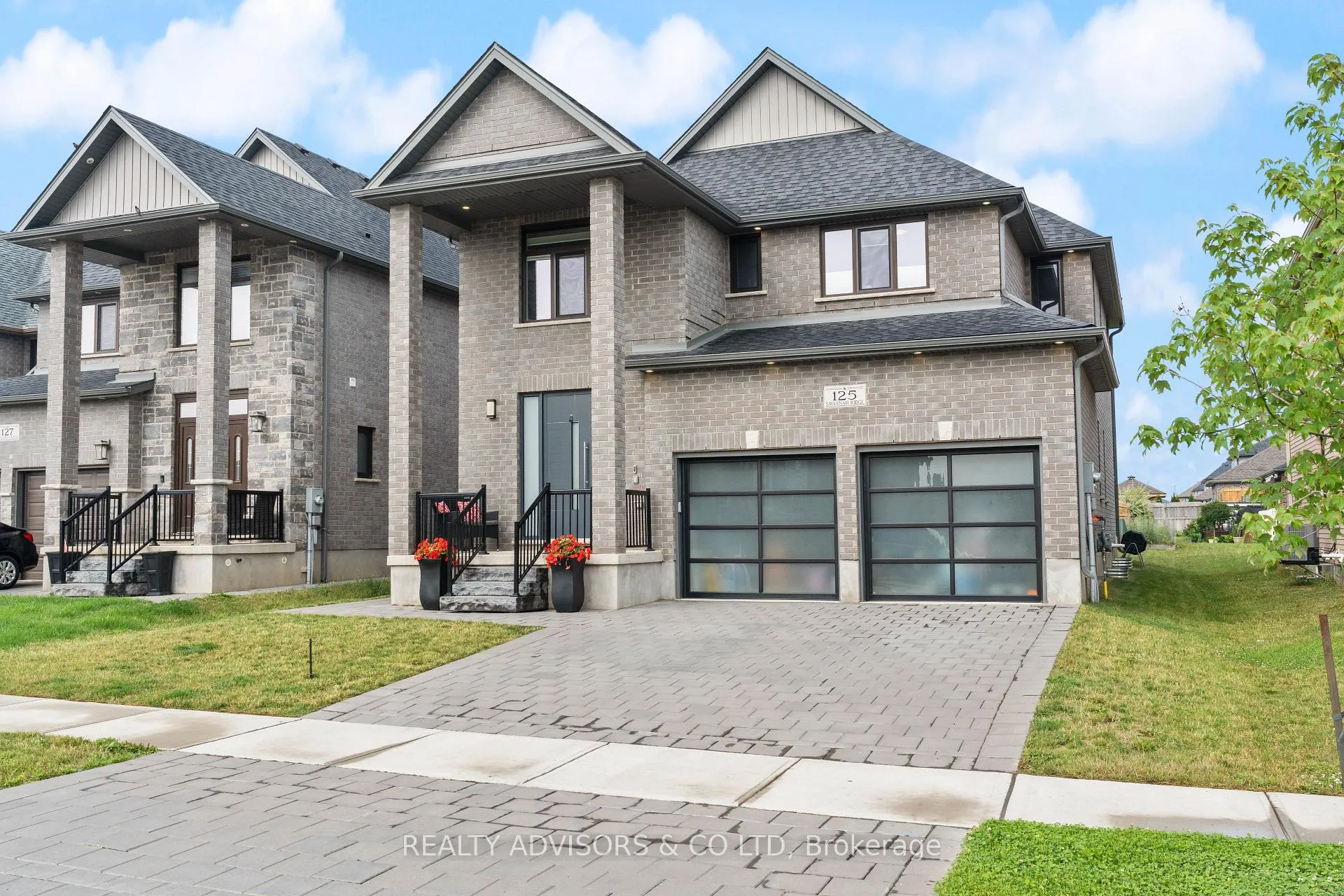 Photo 3 of 125 Savannah Ridge Drive, Brant, Paris — HOMEH