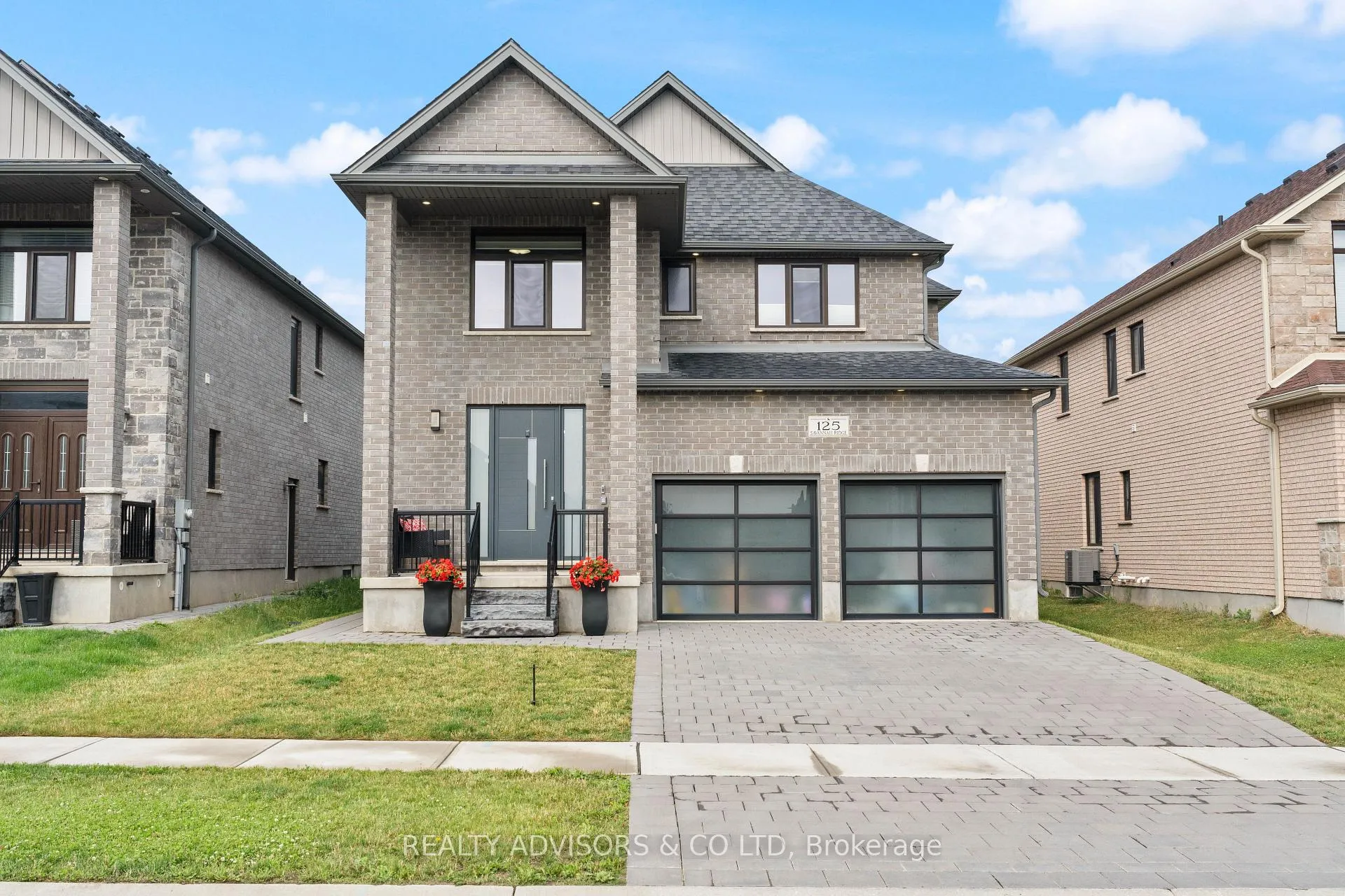 Photo 4 of 125 Savannah Ridge Drive, Brant, Paris — HOMEH
