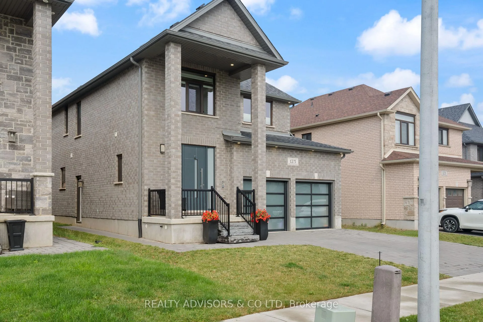 Photo 5 of 125 Savannah Ridge Drive, Brant, Paris — HOMEH