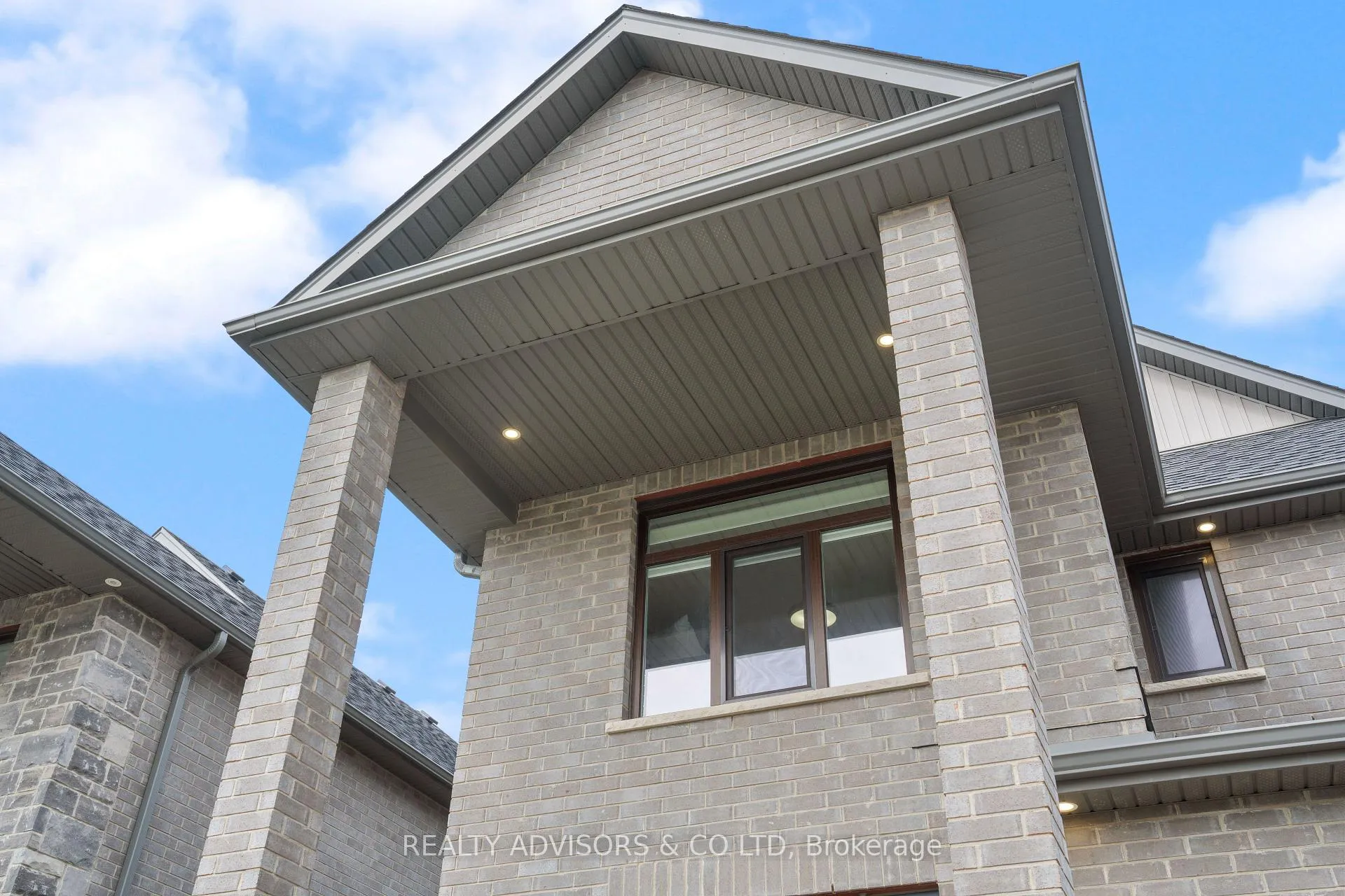Photo 6 of 125 Savannah Ridge Drive, Brant, Paris — HOMEH