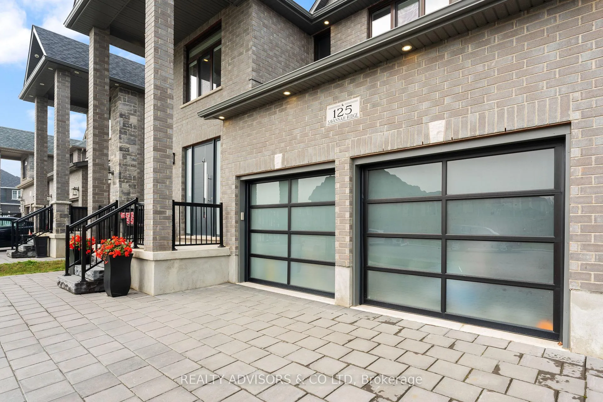Photo 9 of 125 Savannah Ridge Drive, Brant, Paris — HOMEH
