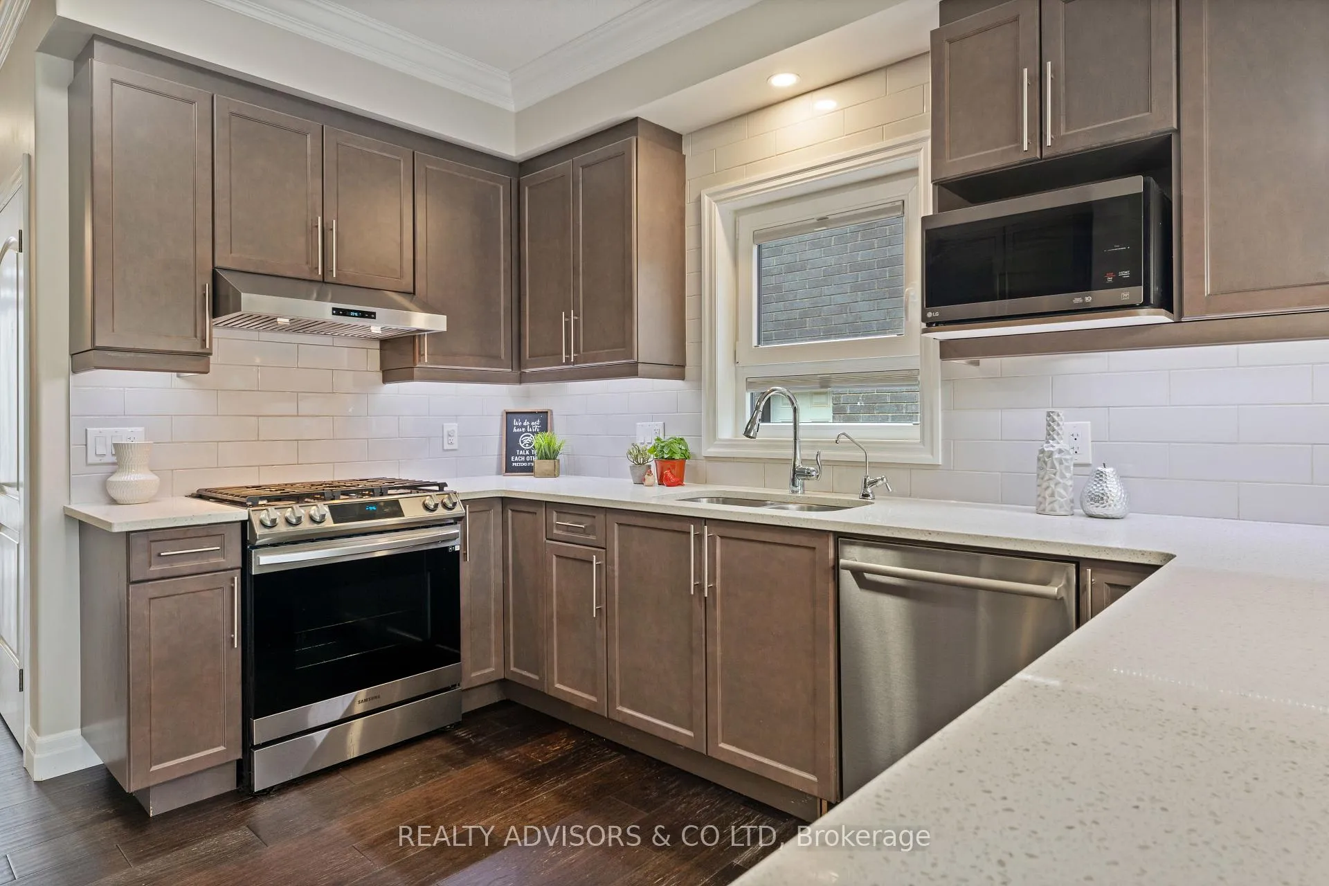 Photo 13 of 125 Savannah Ridge Drive, Brant, Paris — HOMEH