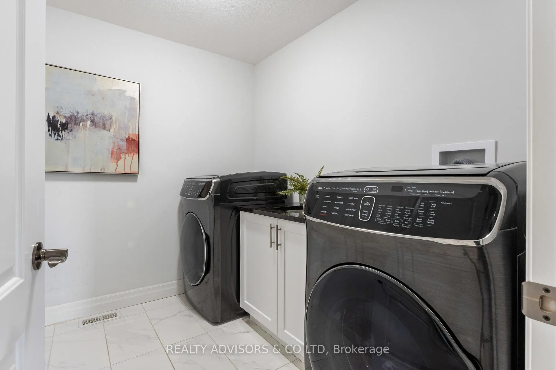 Photo 31 of 125 Savannah Ridge Drive, Brant, Paris — HOMEH