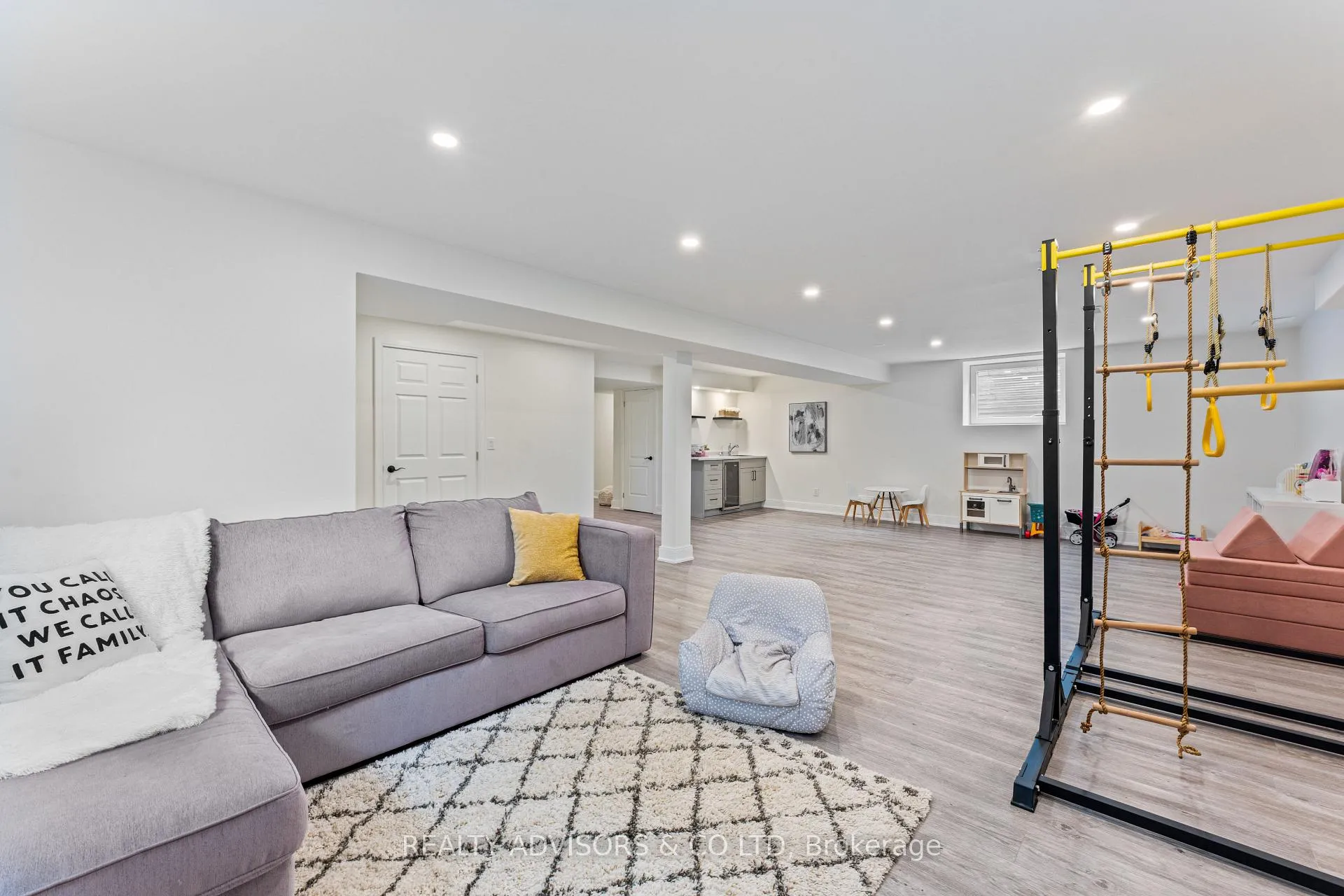 Photo 36 of 125 Savannah Ridge Drive, Brant, Paris — HOMEH