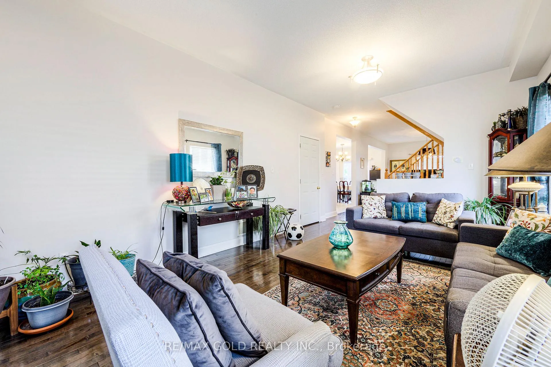 Photo 9 of 43 Personna Circle, Brampton, Credit Valley — HOMEH