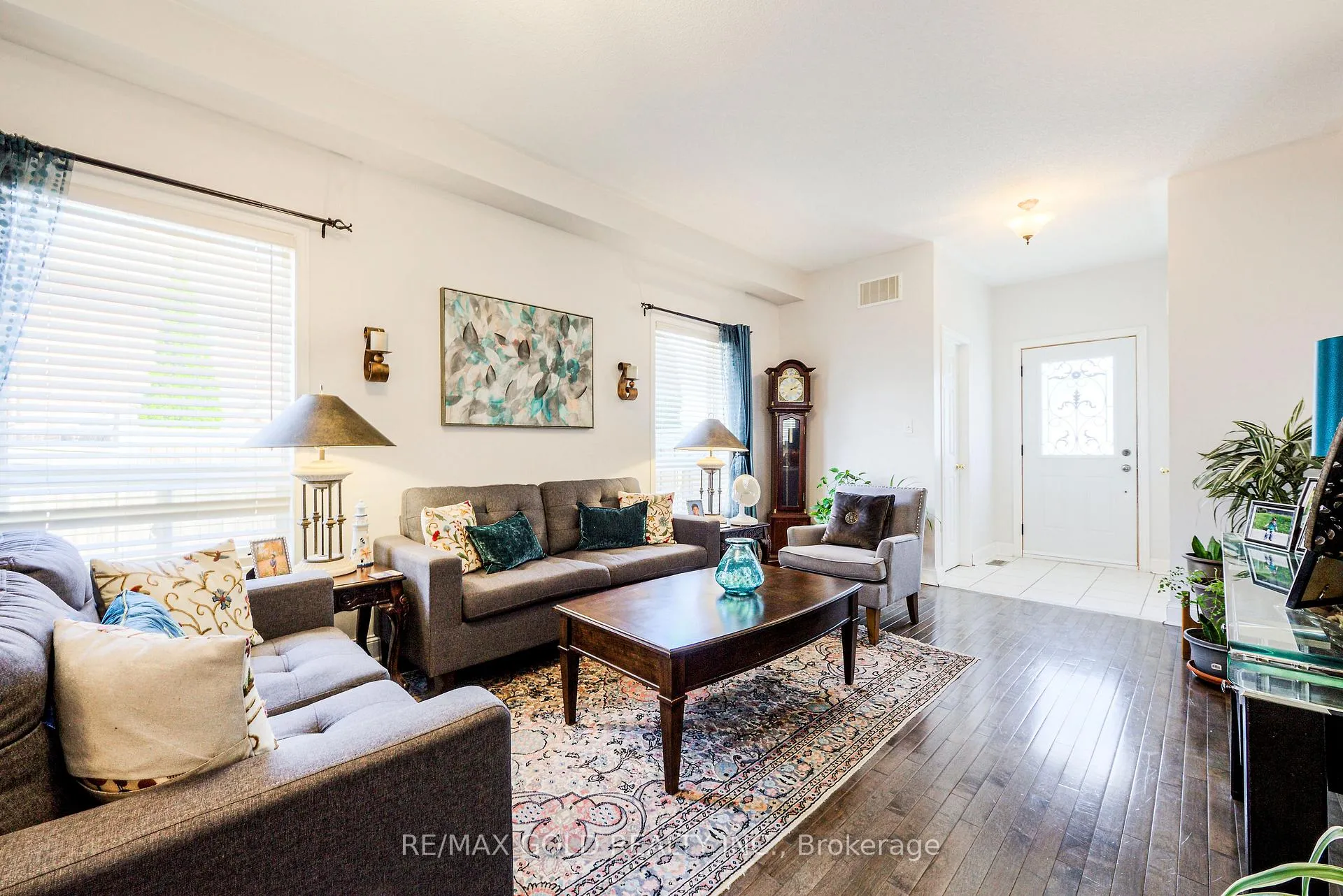 Photo 10 of 43 Personna Circle, Brampton, Credit Valley — HOMEH