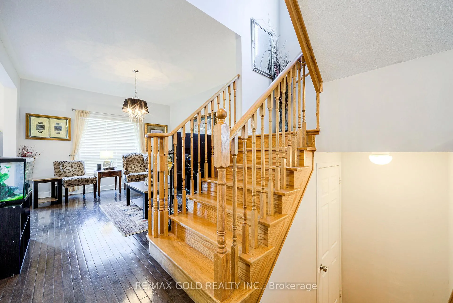 Photo 12 of 43 Personna Circle, Brampton, Credit Valley — HOMEH