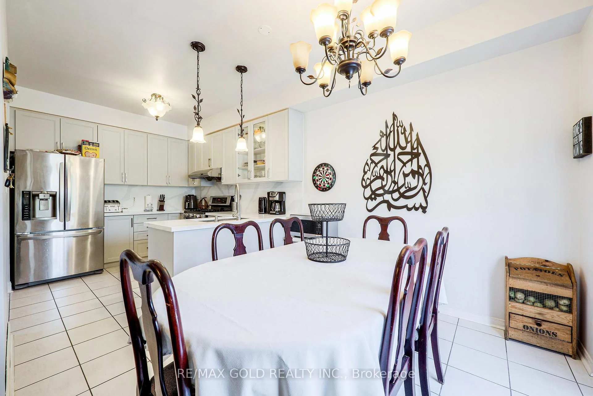 Photo 19 of 43 Personna Circle, Brampton, Credit Valley — HOMEH