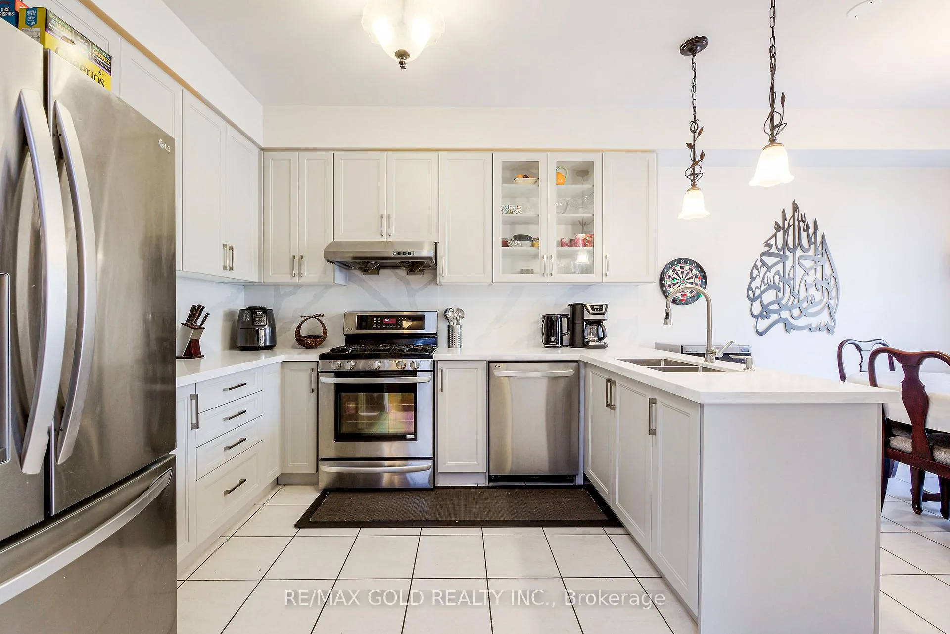 Photo 20 of 43 Personna Circle, Brampton, Credit Valley — HOMEH