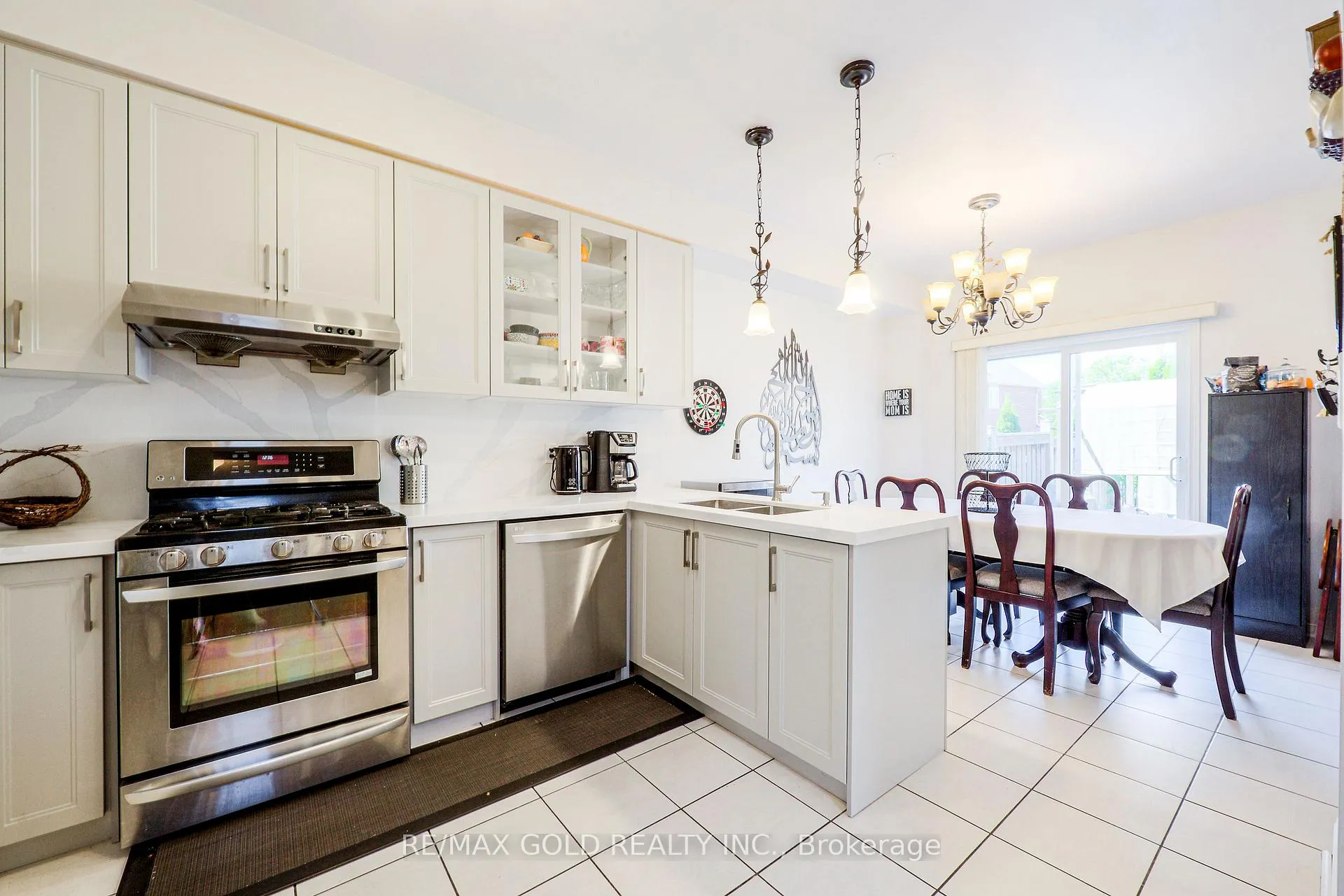 Photo 22 of 43 Personna Circle, Brampton, Credit Valley — HOMEH