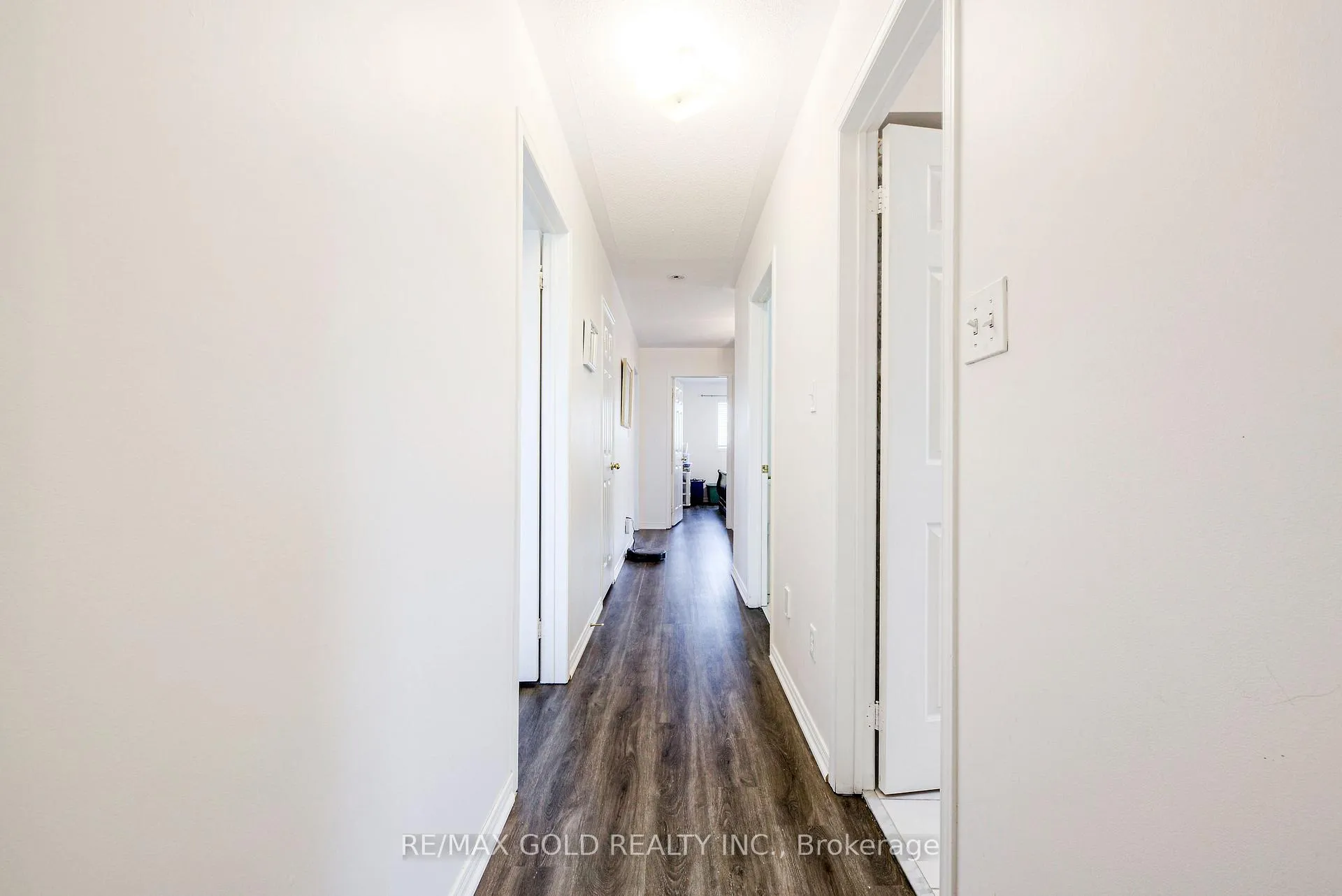 Photo 24 of 43 Personna Circle, Brampton, Credit Valley — HOMEH