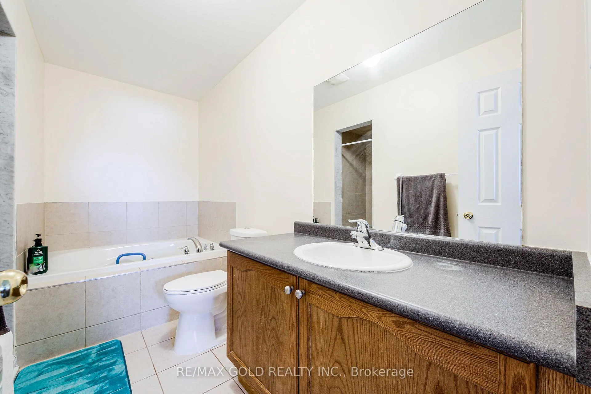 Photo 30 of 43 Personna Circle, Brampton, Credit Valley — HOMEH