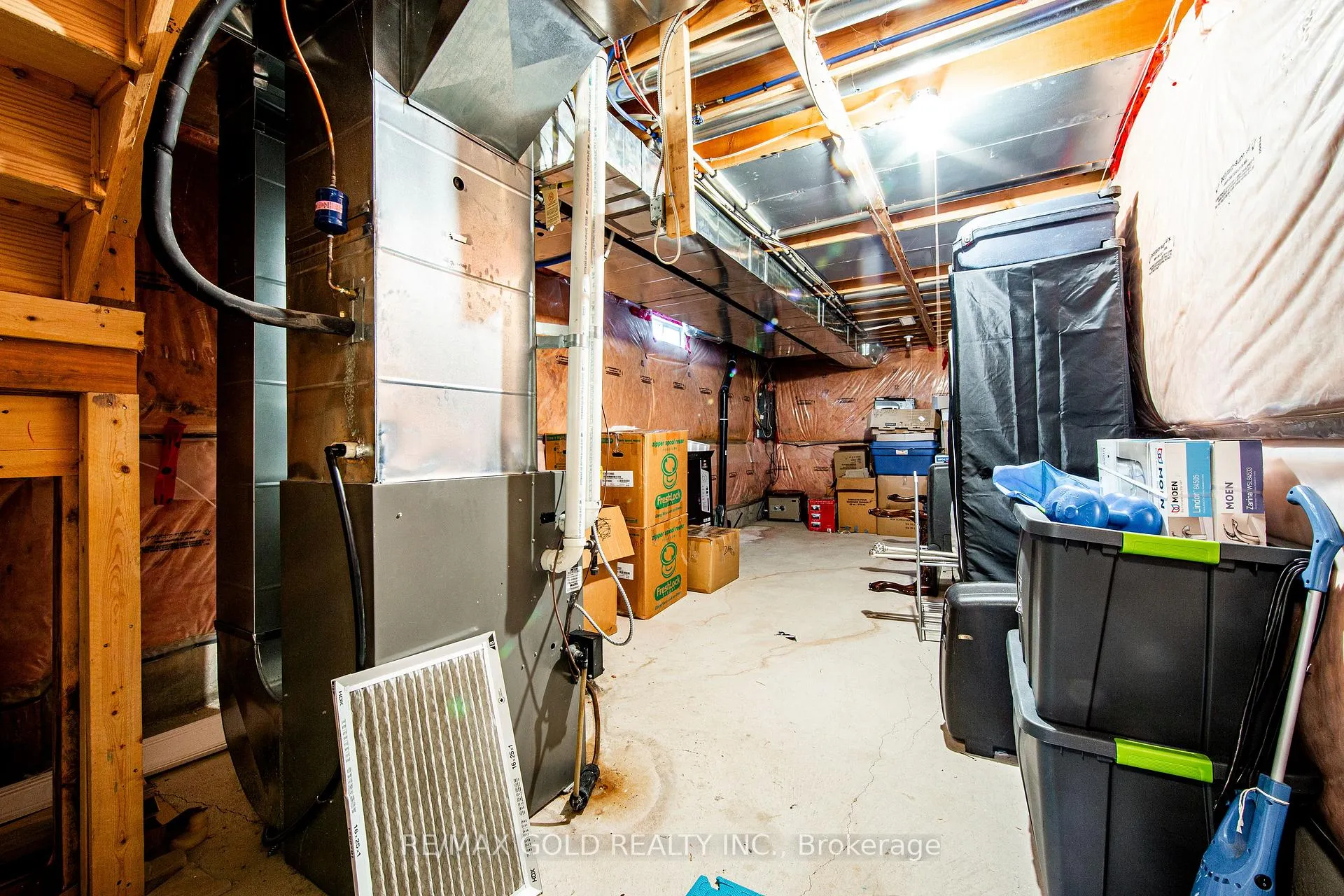 Photo 35 of 43 Personna Circle, Brampton, Credit Valley — HOMEH