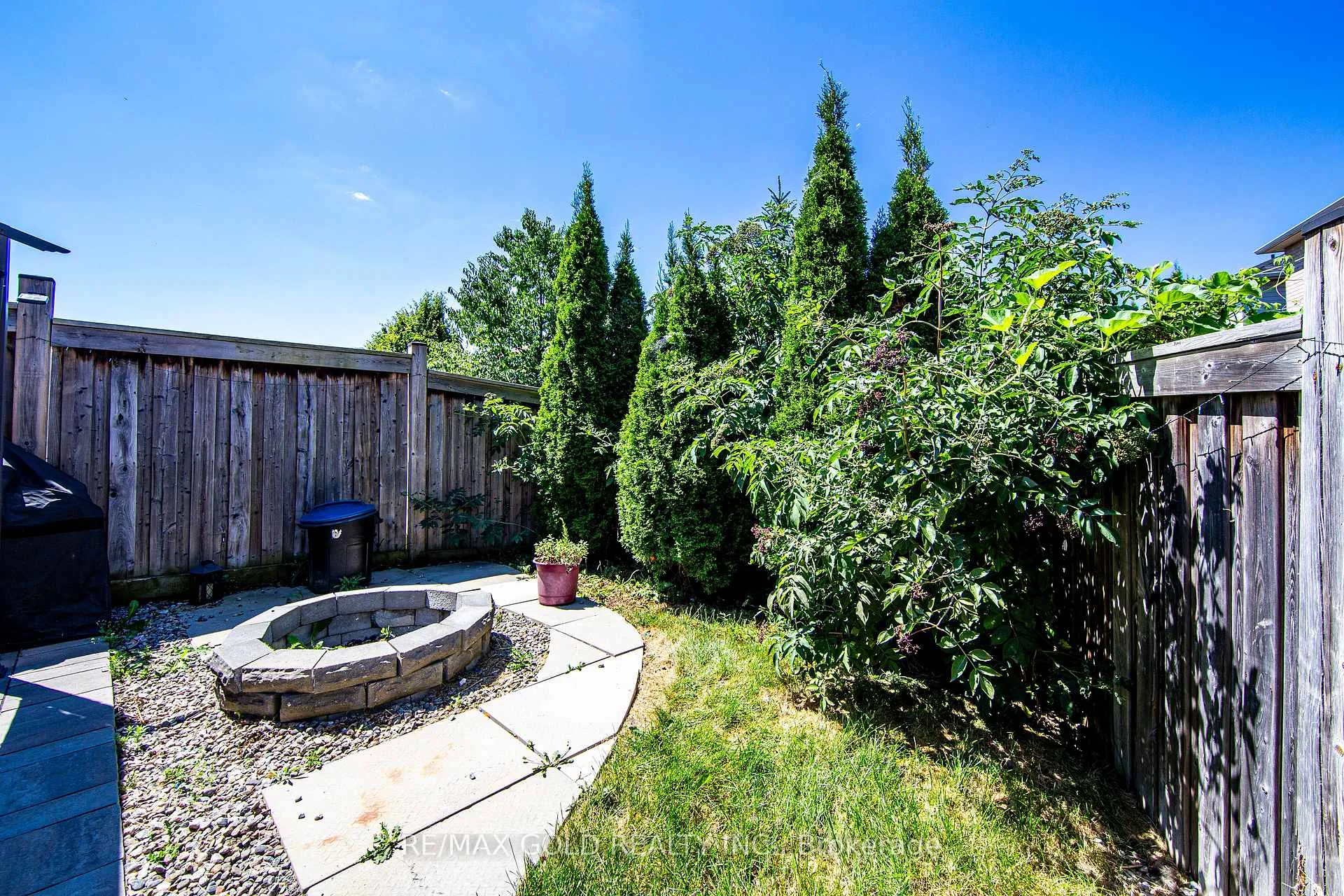 Photo 38 of 43 Personna Circle, Brampton, Credit Valley — HOMEH