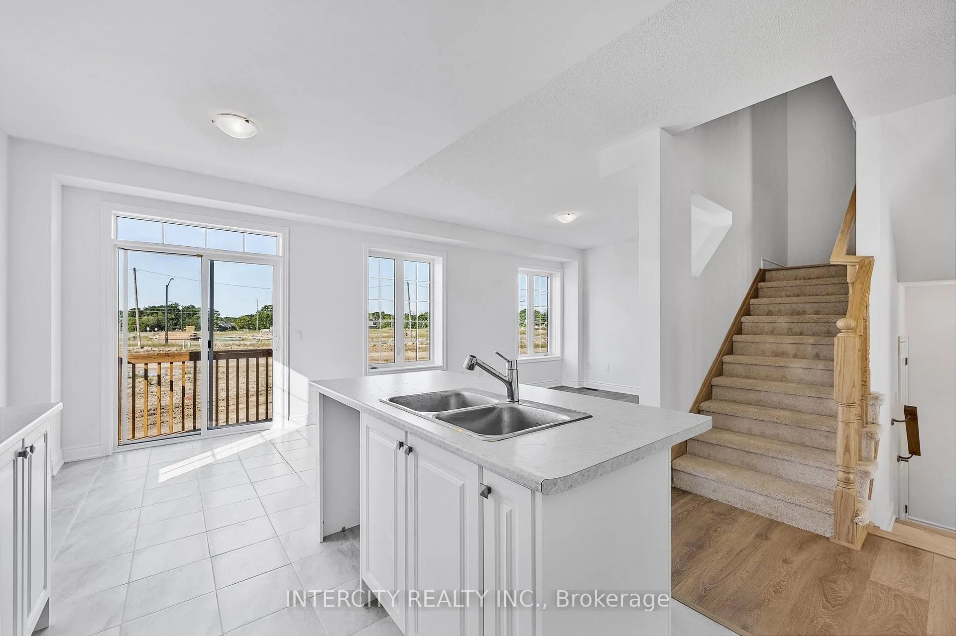 Photo 14 of 1 Mission Street, Wasaga Beach — HOMEH