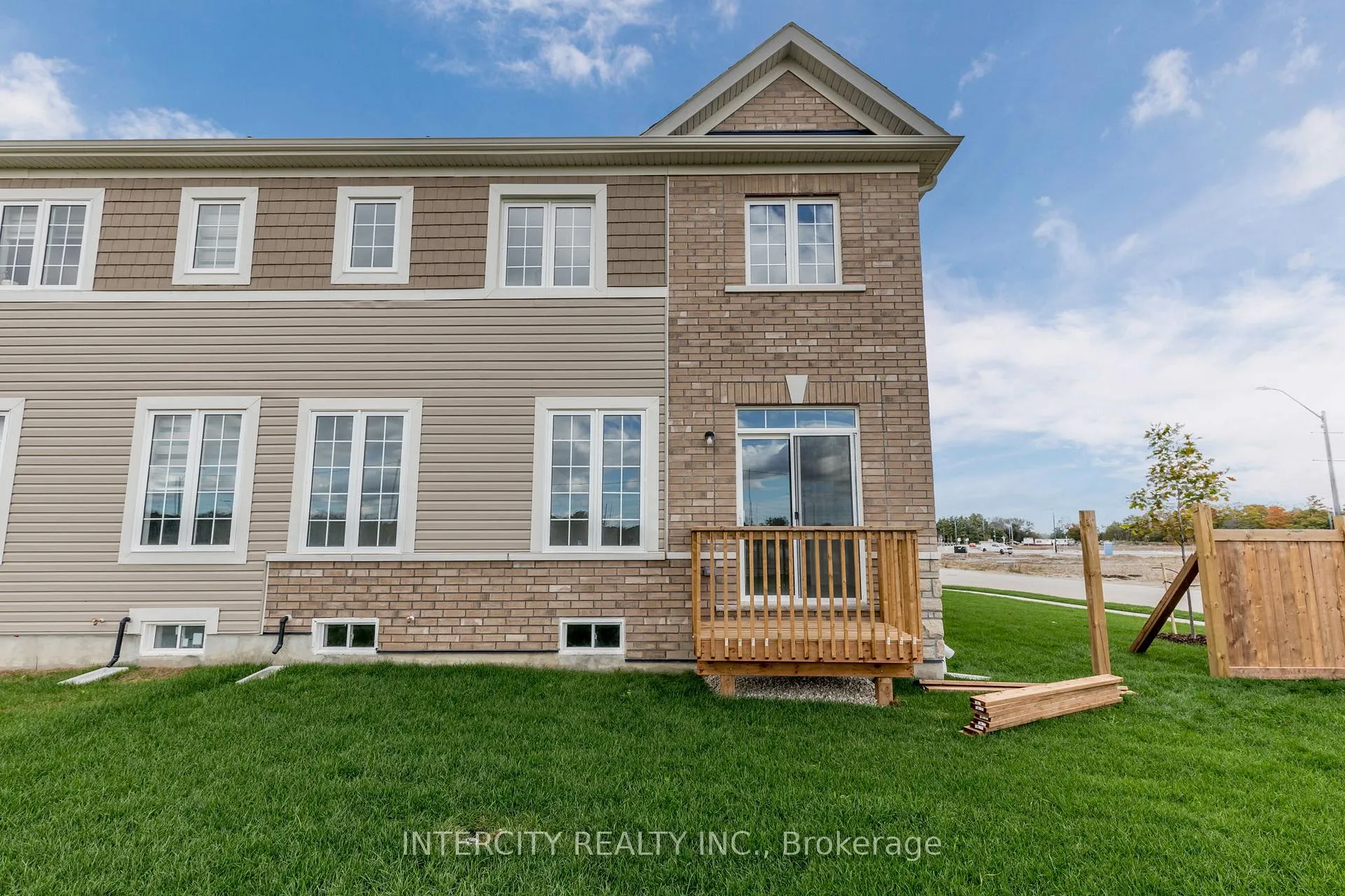 Photo 39 of 1 Mission Street, Wasaga Beach — HOMEH
