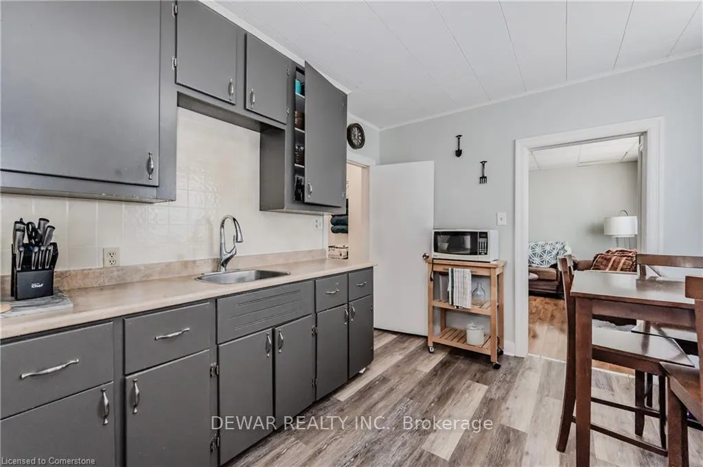 Photo 8 of 611 Lancaster Street W, Kitchener — HOMEH