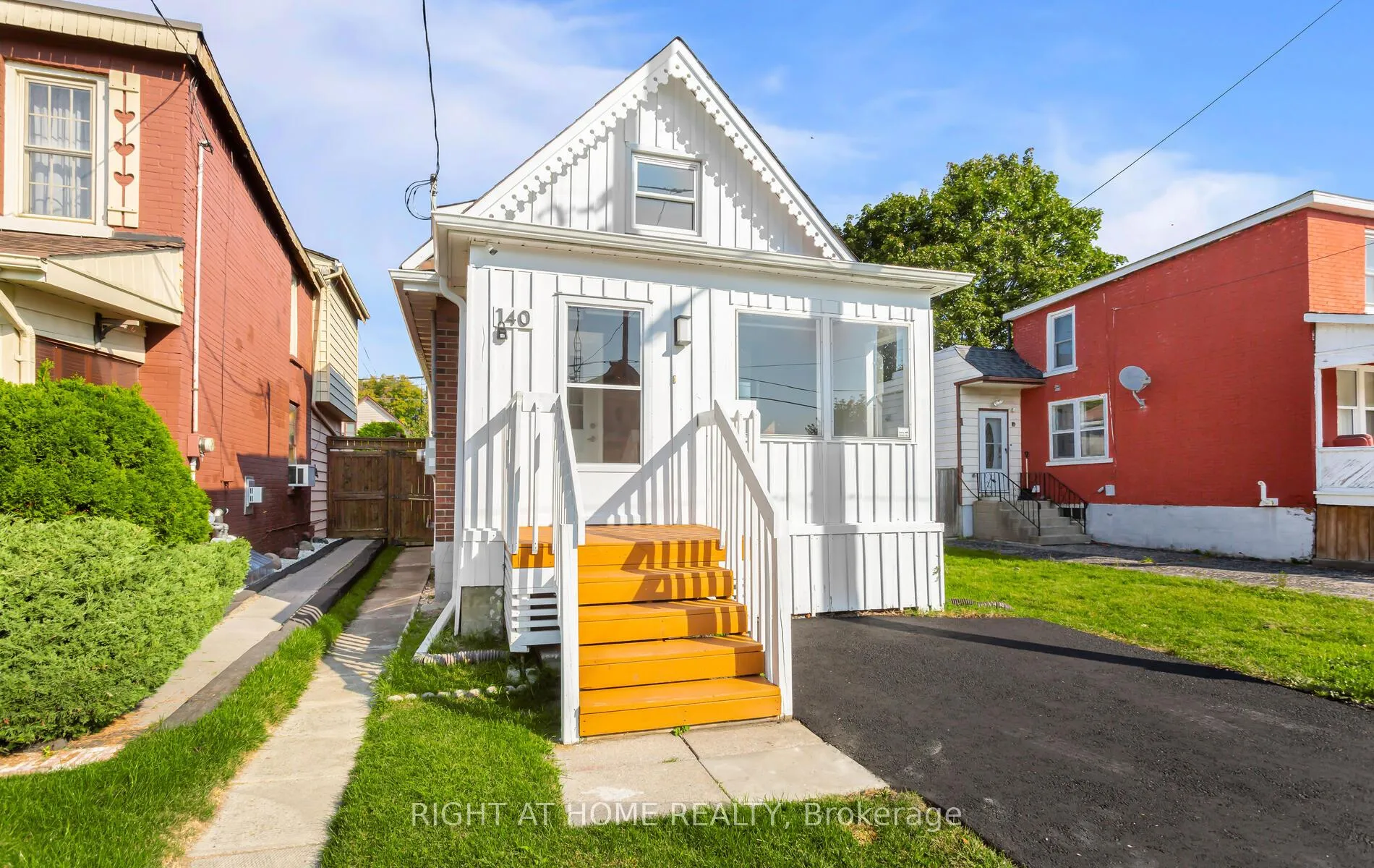 Photo 3 of 140 Olive Avenue, Oshawa, Central — HOMEH