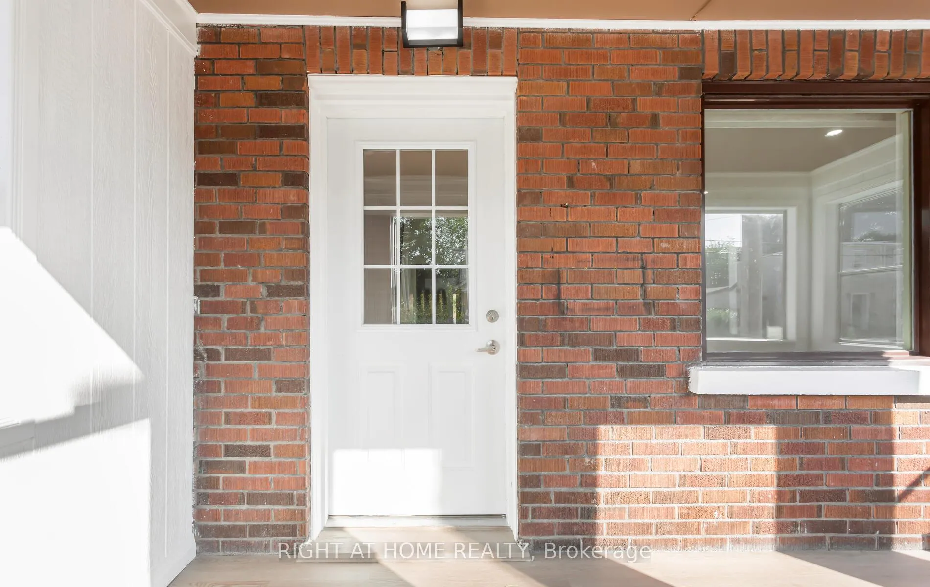 Photo 4 of 140 Olive Avenue, Oshawa, Central — HOMEH