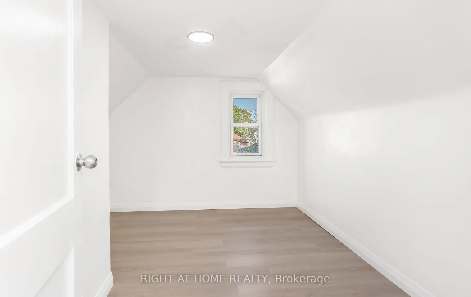 Photo 29 of 140 Olive Avenue, Oshawa, Central — HOMEH