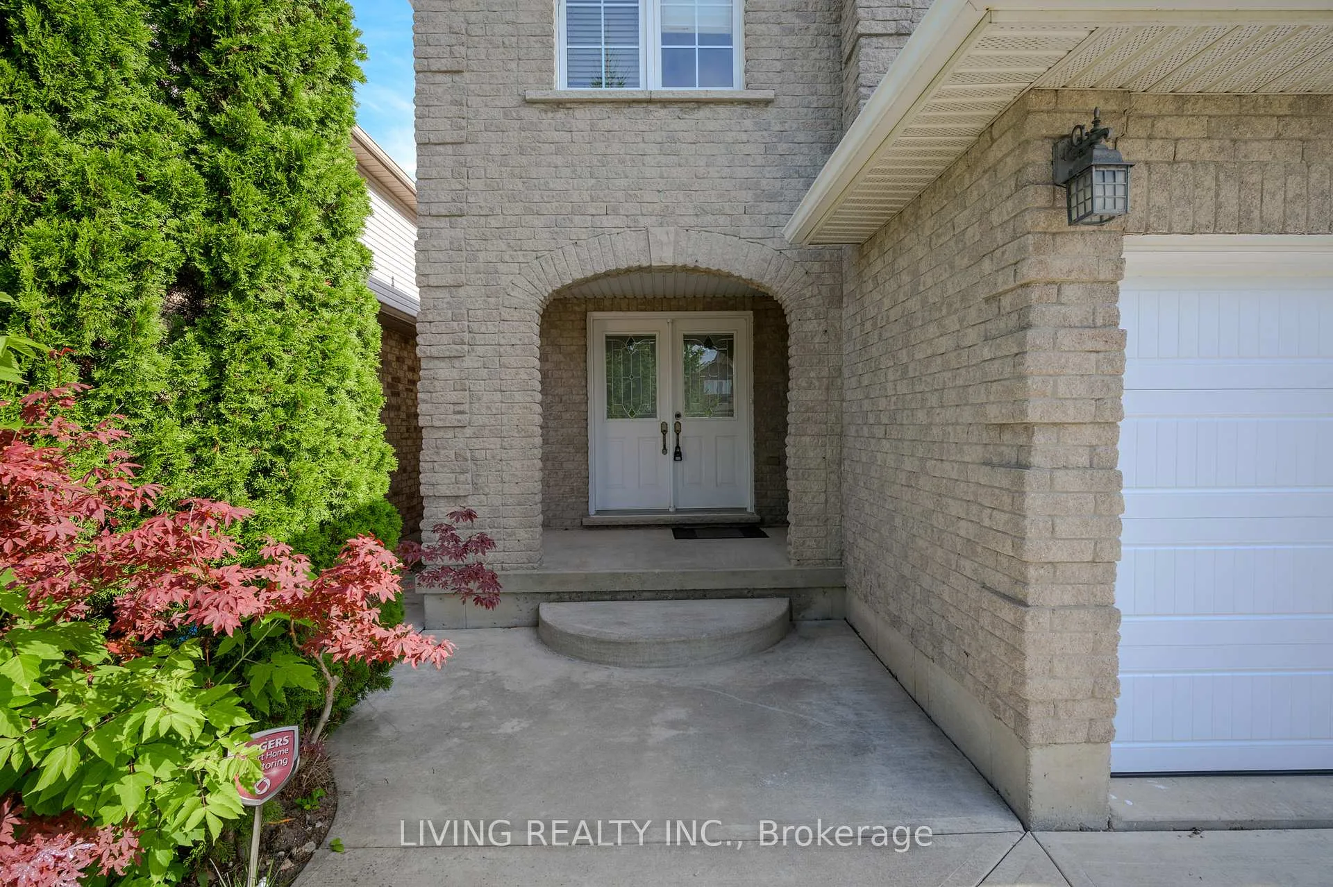 Photo 2 of 262 Jacqueline Boulevard, Hamilton, Allison — HOMEH