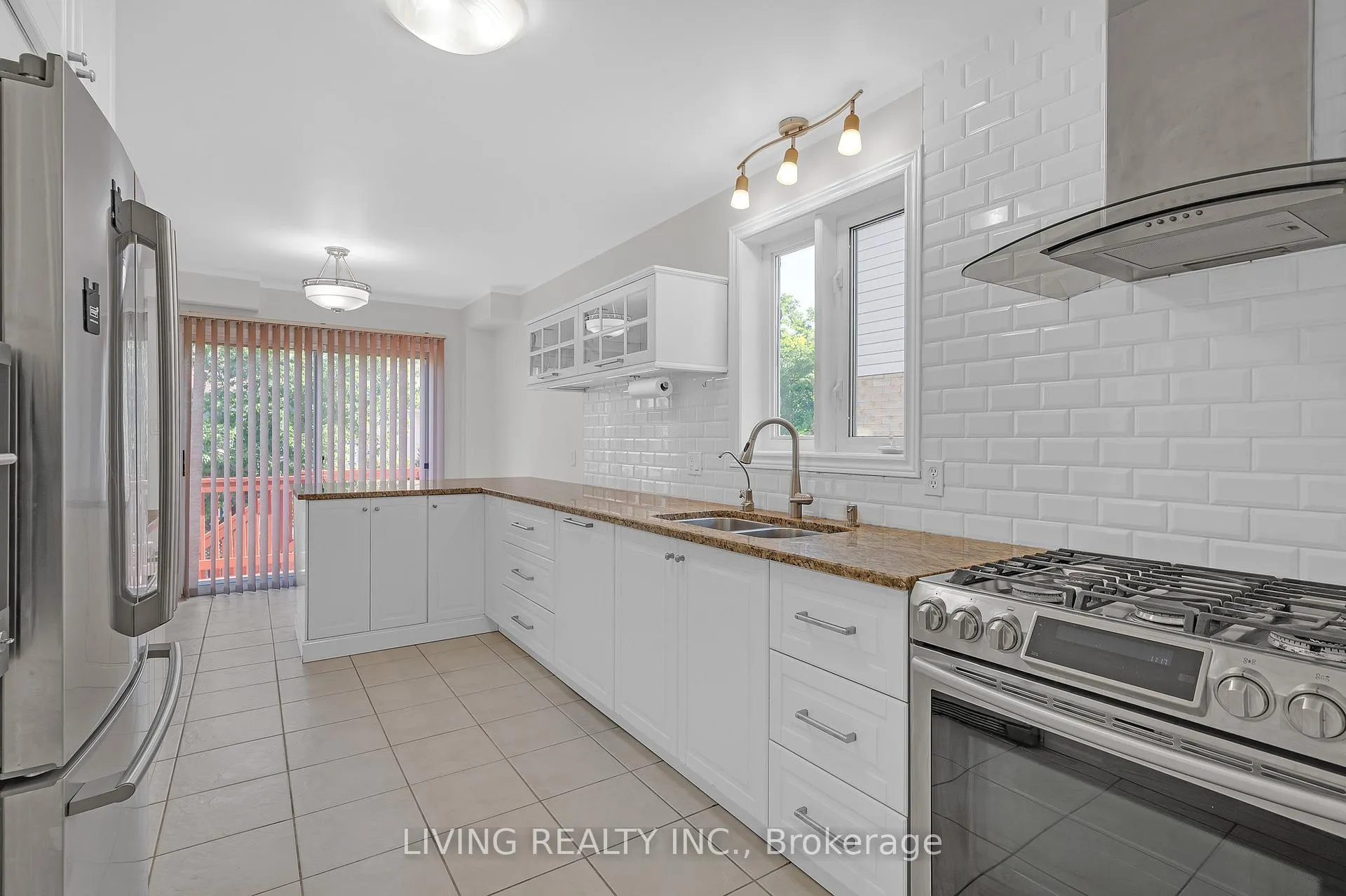 Photo 12 of 262 Jacqueline Boulevard, Hamilton, Allison — HOMEH