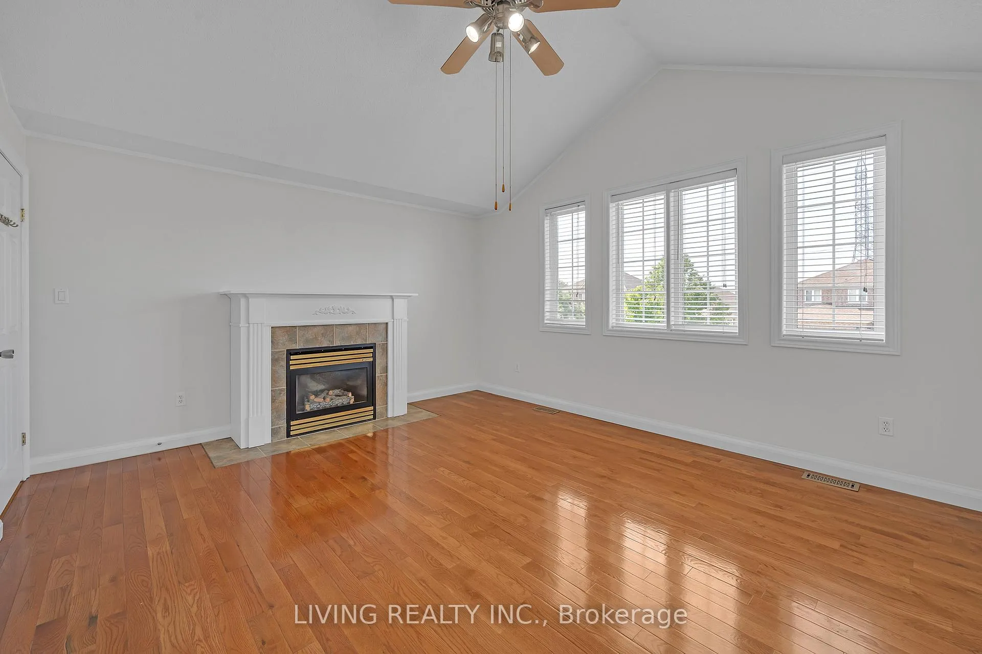 Photo 14 of 262 Jacqueline Boulevard, Hamilton, Allison — HOMEH