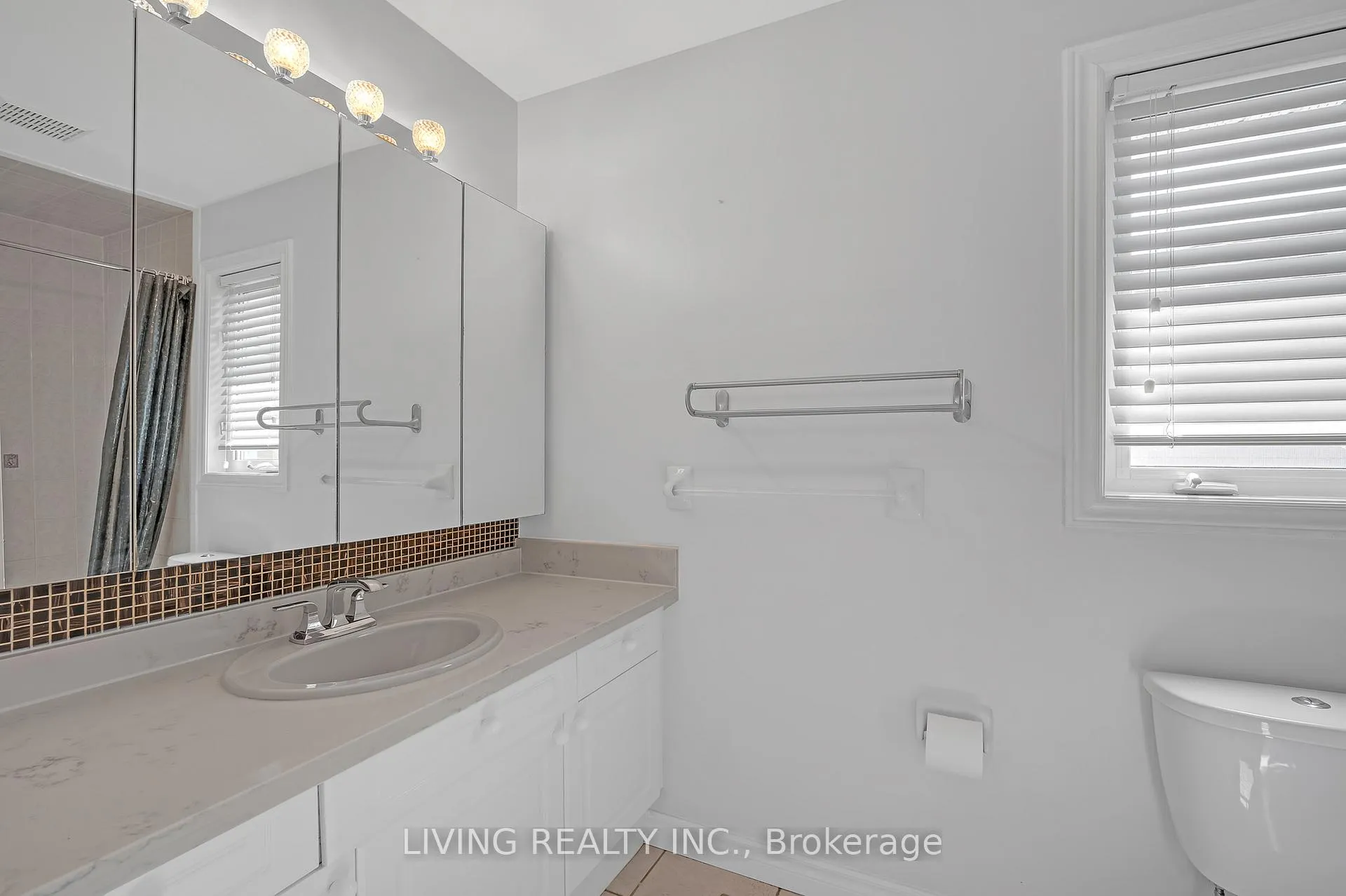 Photo 25 of 262 Jacqueline Boulevard, Hamilton, Allison — HOMEH