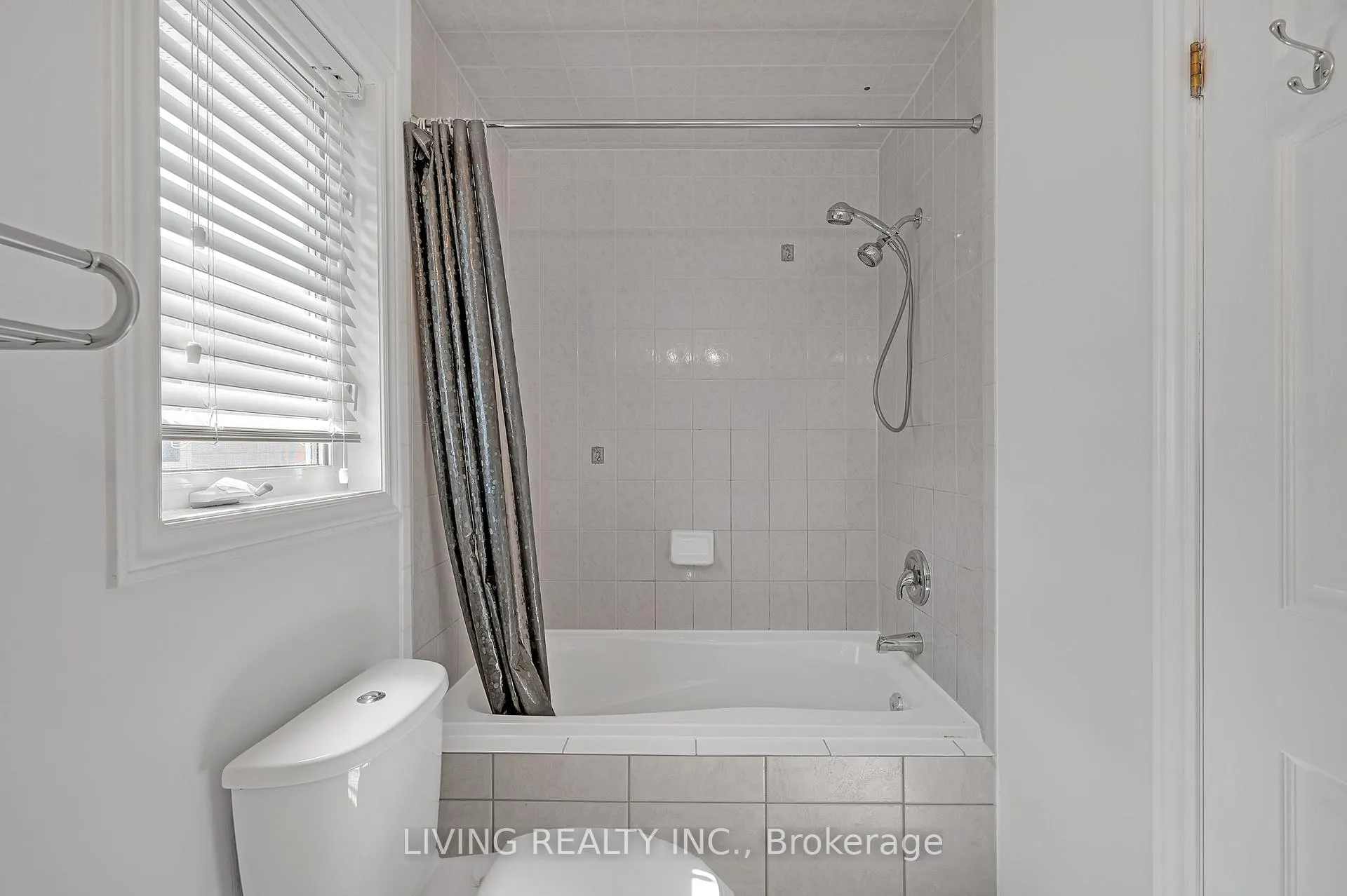 Photo 26 of 262 Jacqueline Boulevard, Hamilton, Allison — HOMEH